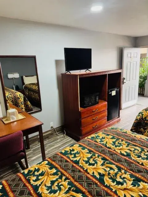 Bed in Plaza Inn Bed in Plaza Inn