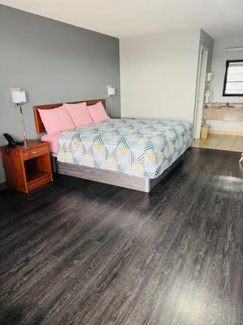 Bed in Plaza Inn Bed in Plaza Inn