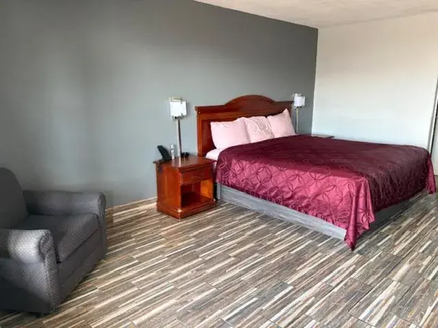 Bed in Plaza Inn Bed in Plaza Inn