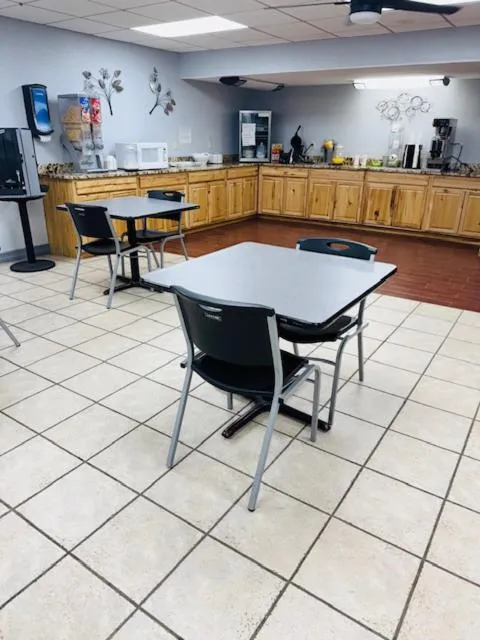Coffee/tea facilities in Plaza Inn