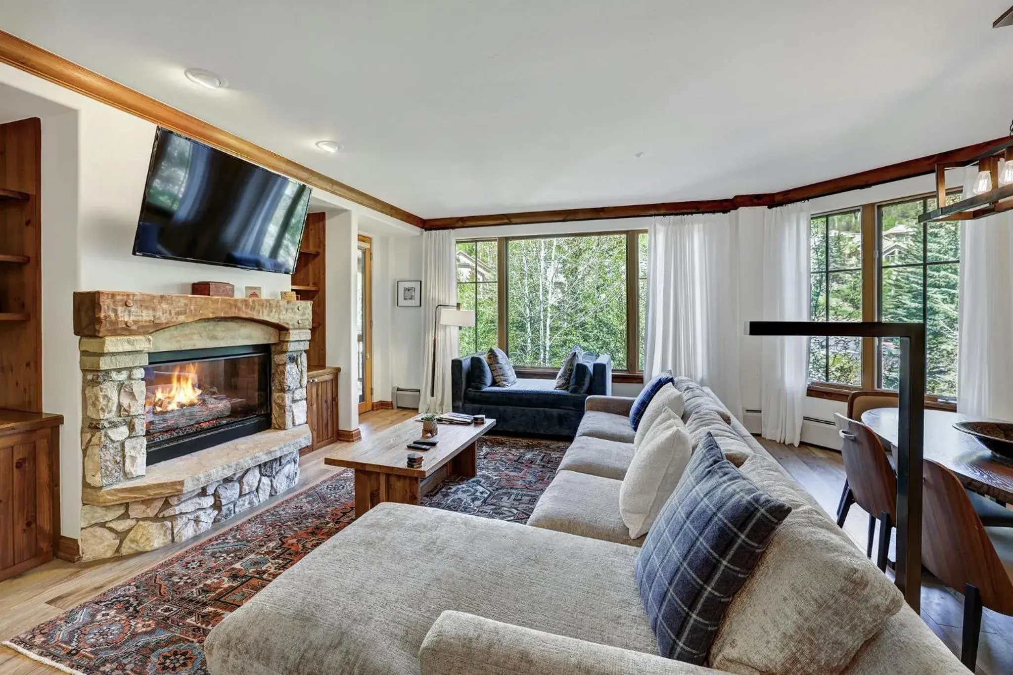 Living room in Elkhorn Lodge, A Vail Resorts Property Living room in Elkhorn Lodge, A Vail Resorts Property