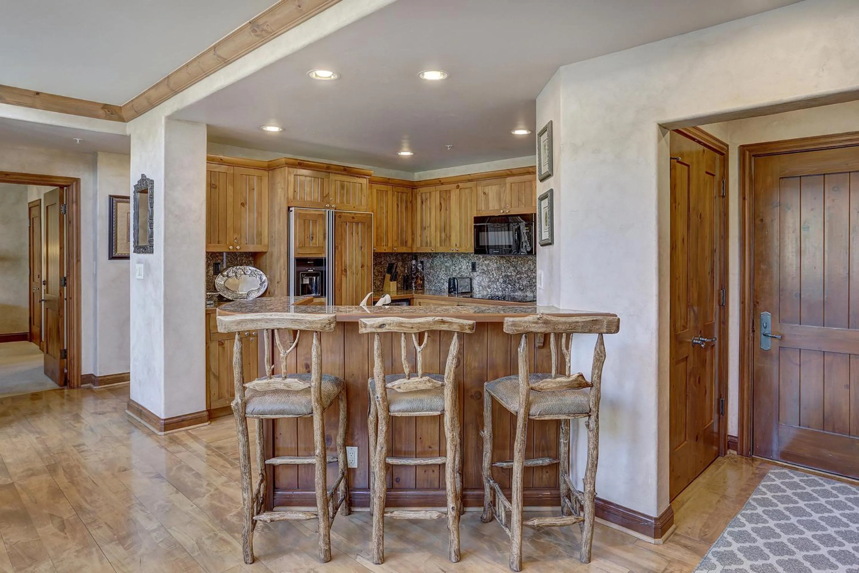 Kitchen or kitchenette in Elkhorn Lodge