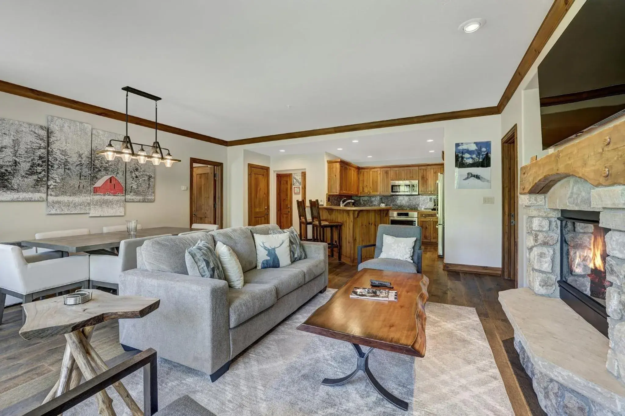 Living room in Elkhorn Lodge, A Vail Resorts Property Living room in Elkhorn Lodge, A Vail Resorts Property
