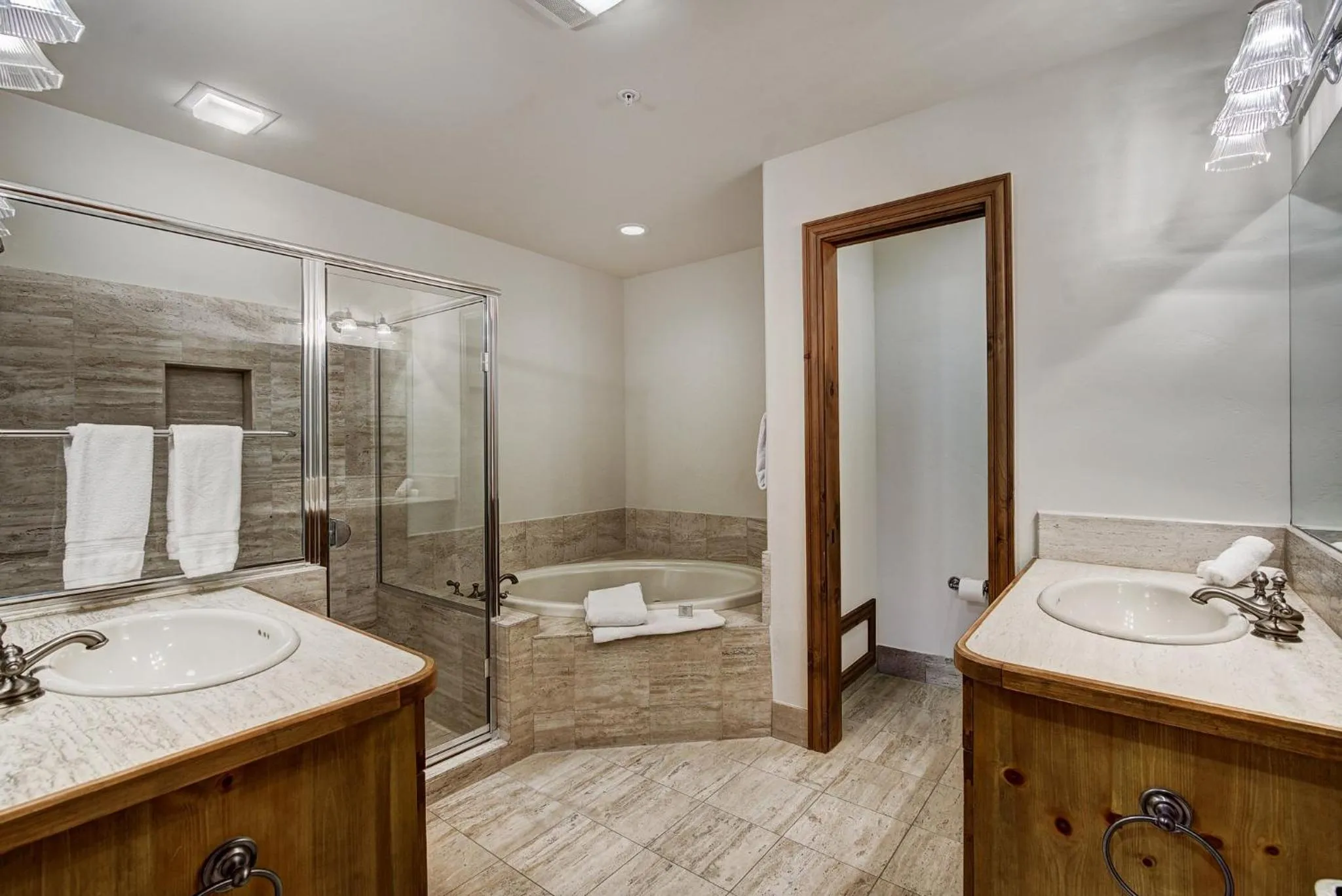Bathroom in Elkhorn Lodge
