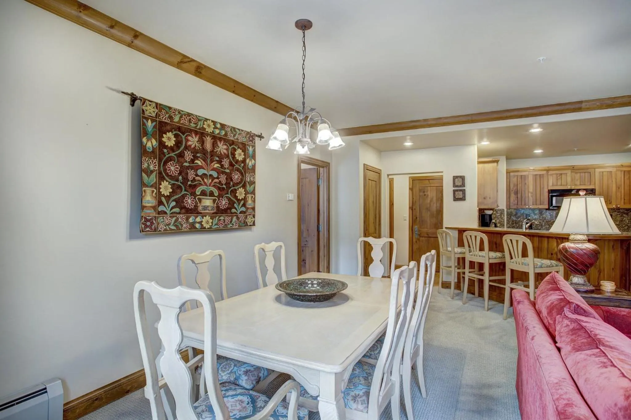 Dining area in Elkhorn Lodge
