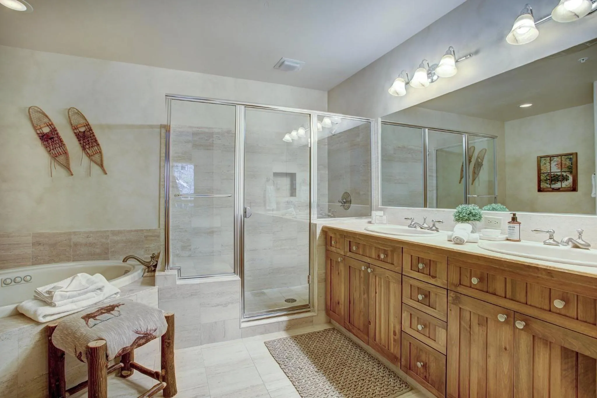 Bathroom in Elkhorn Lodge