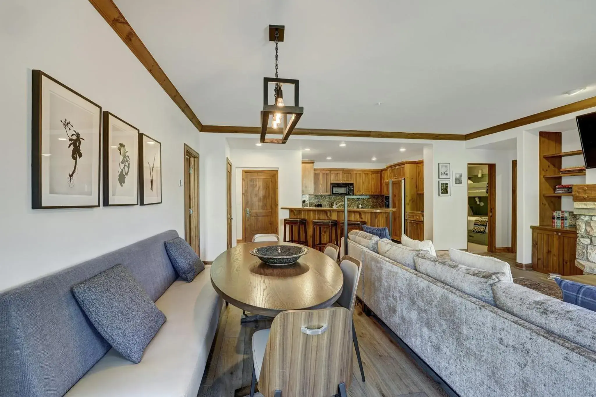 Living room in Elkhorn Lodge, A Vail Resorts Property Living room in Elkhorn Lodge, A Vail Resorts Property