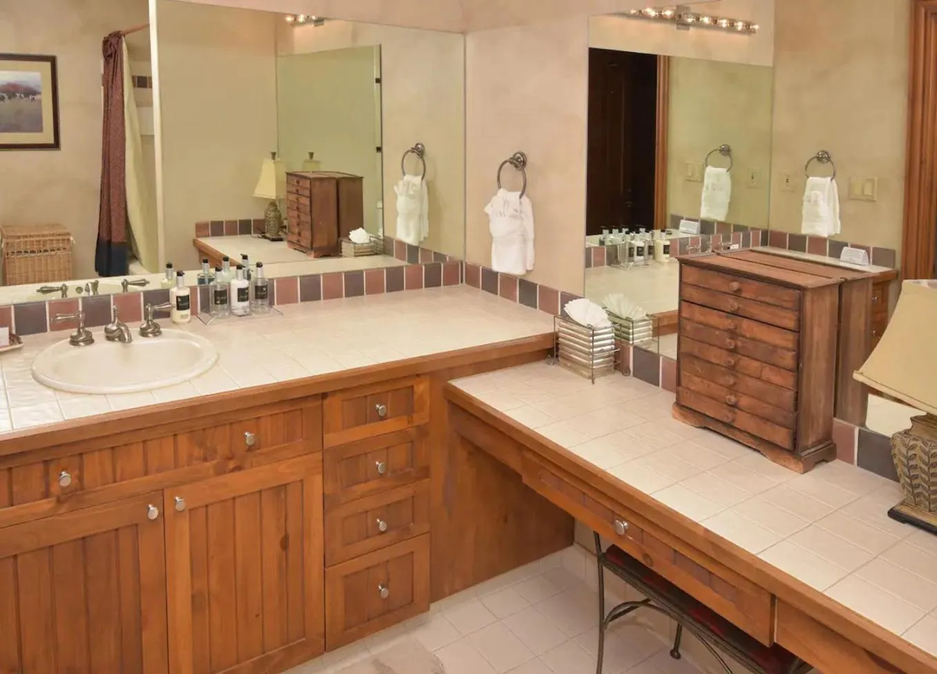 Bathroom in Elkhorn Lodge