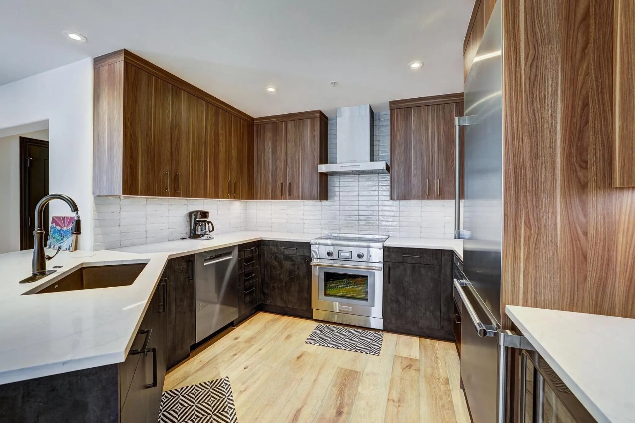 Kitchen or kitchenette in Elkhorn Lodge