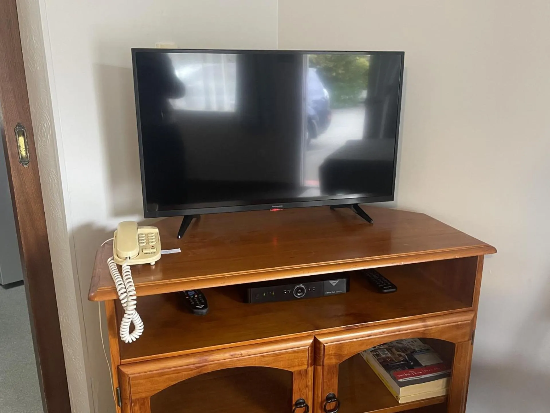 TV and multimedia in Earnslaw Motel