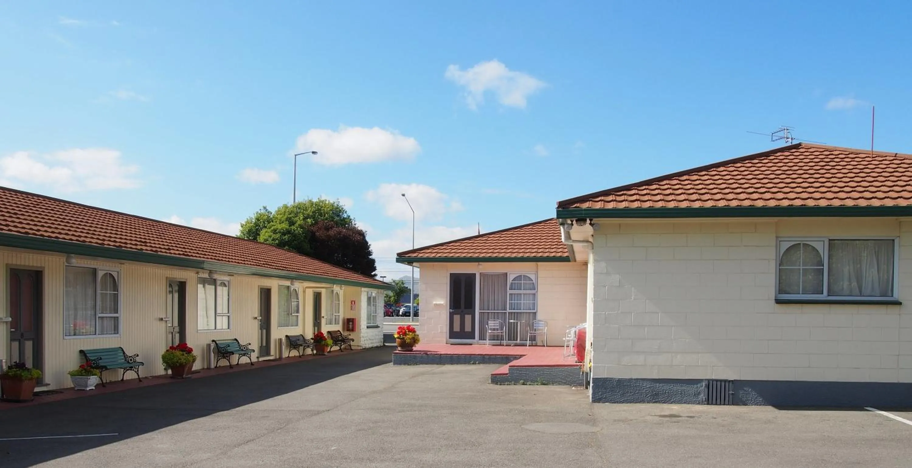 Property building in Earnslaw Motel