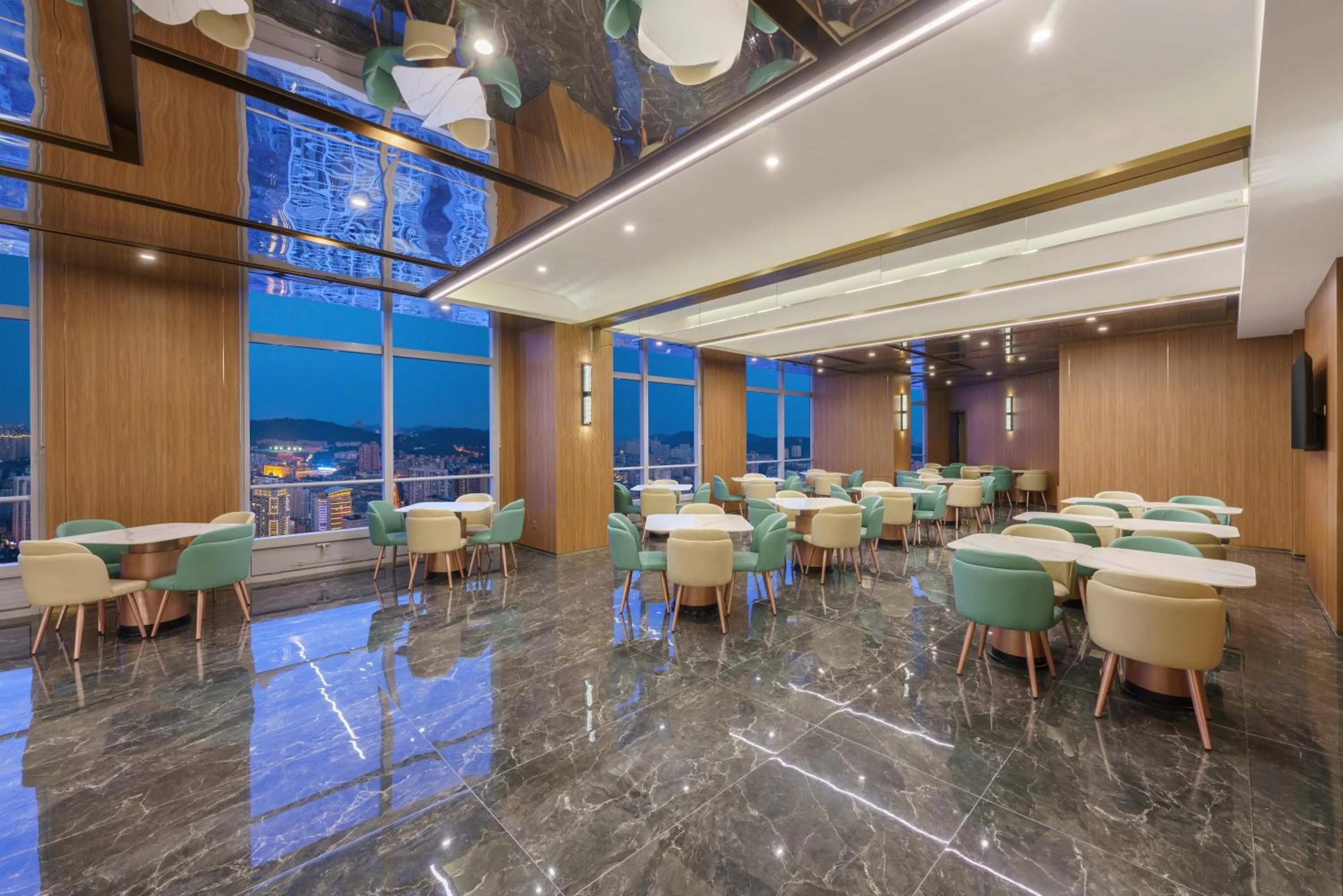 Restaurant/places to eat in Dalian Zhongshan Square Seaview Meilun Hotel