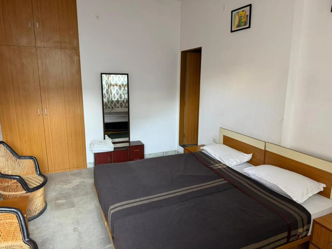 Bed in Doongri Haveli