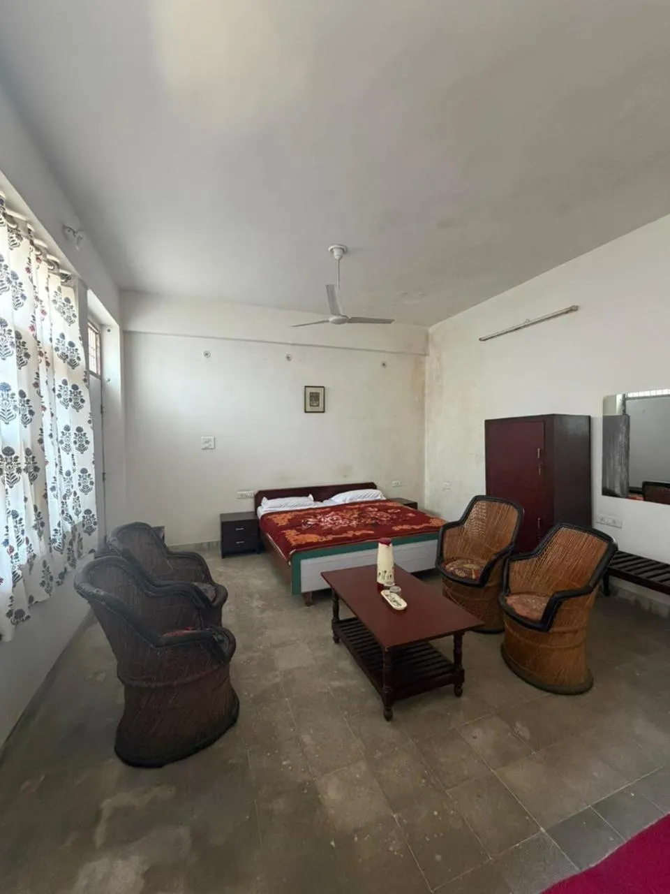 Bedroom, Bed in Doongri Haveli
