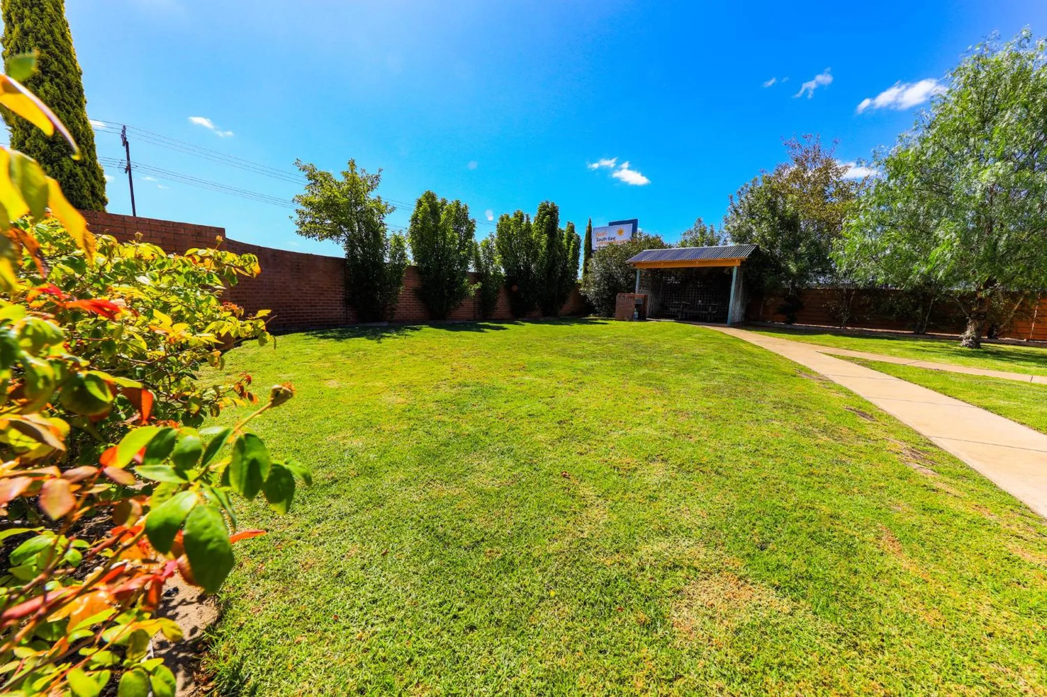 Garden in Country Roads Motor Inn Naracoorte
