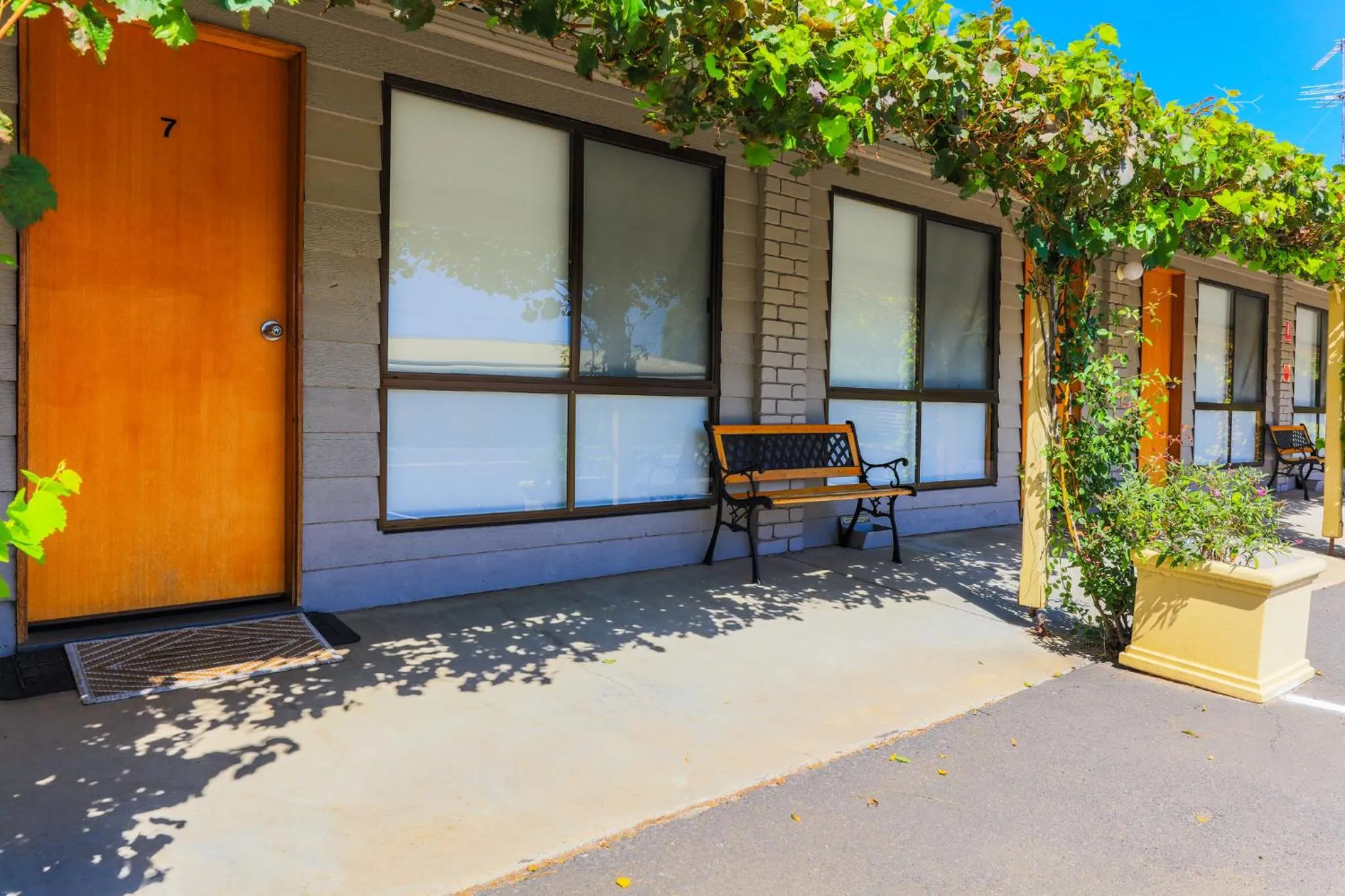 Patio in Country Roads Motor Inn Naracoorte
