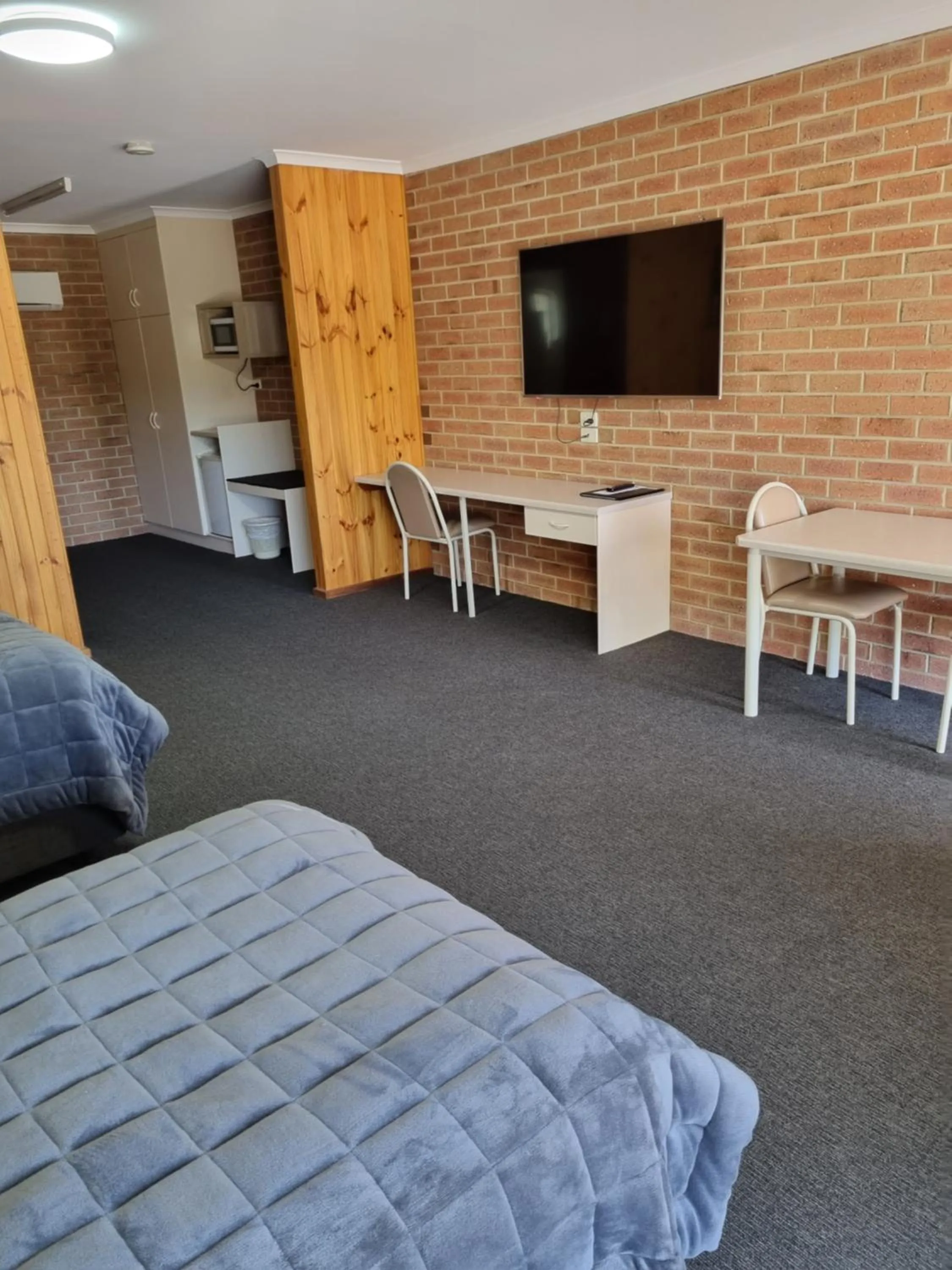 Bedroom, Bed in Country Roads Motor Inn Naracoorte