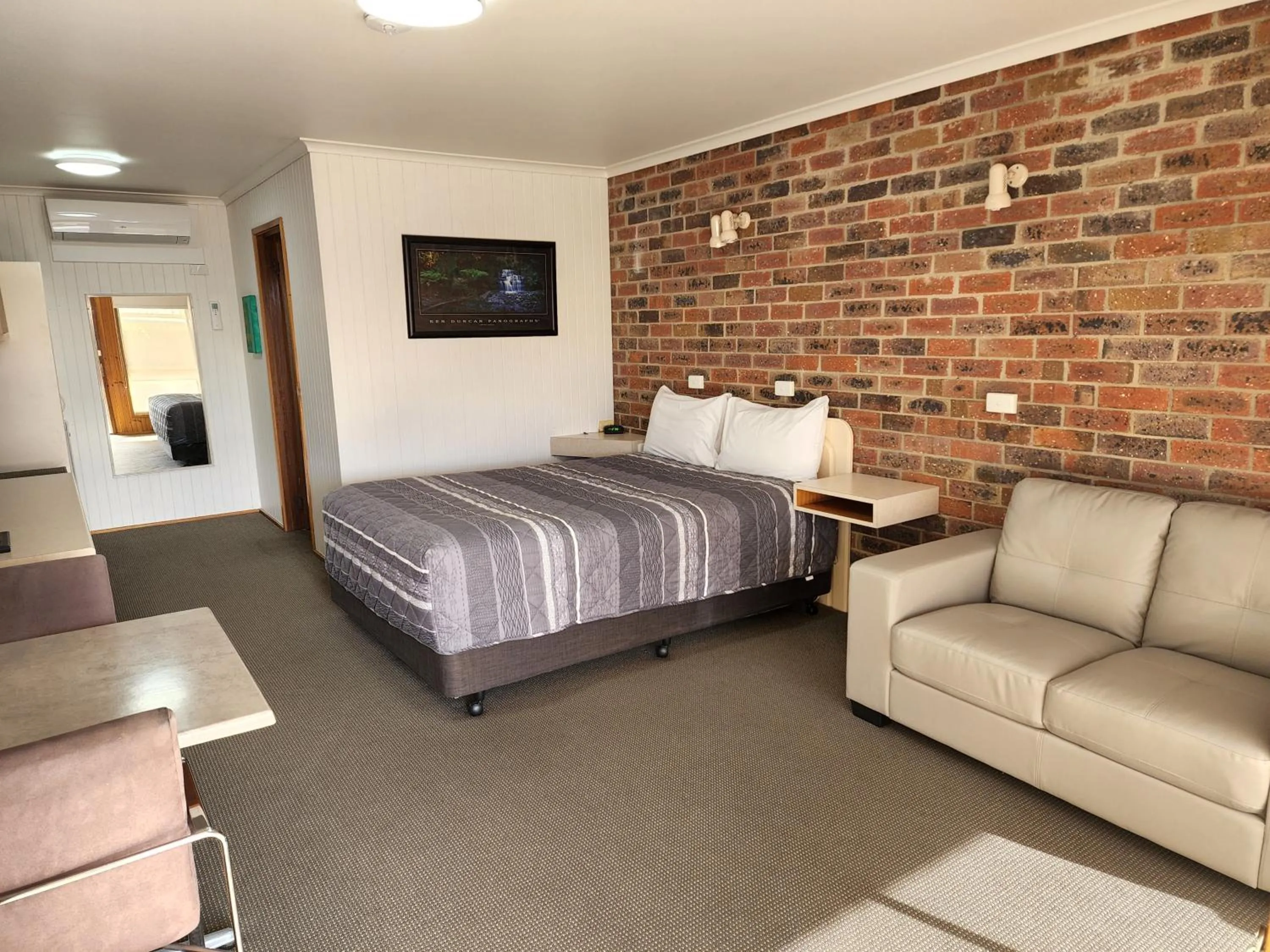 Bed in Country Roads Motor Inn Naracoorte