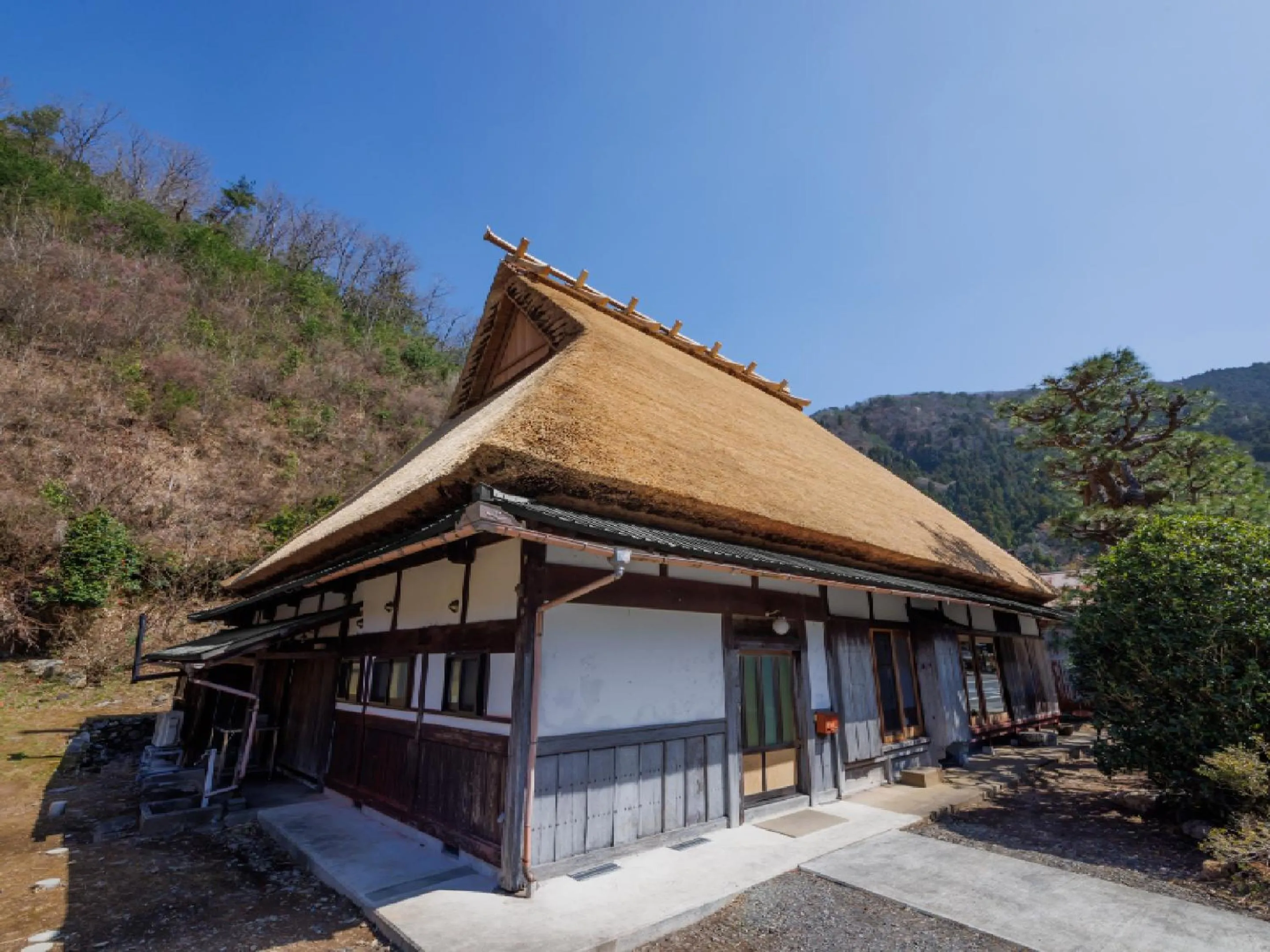 Property building in Ryokan Kigusuriya