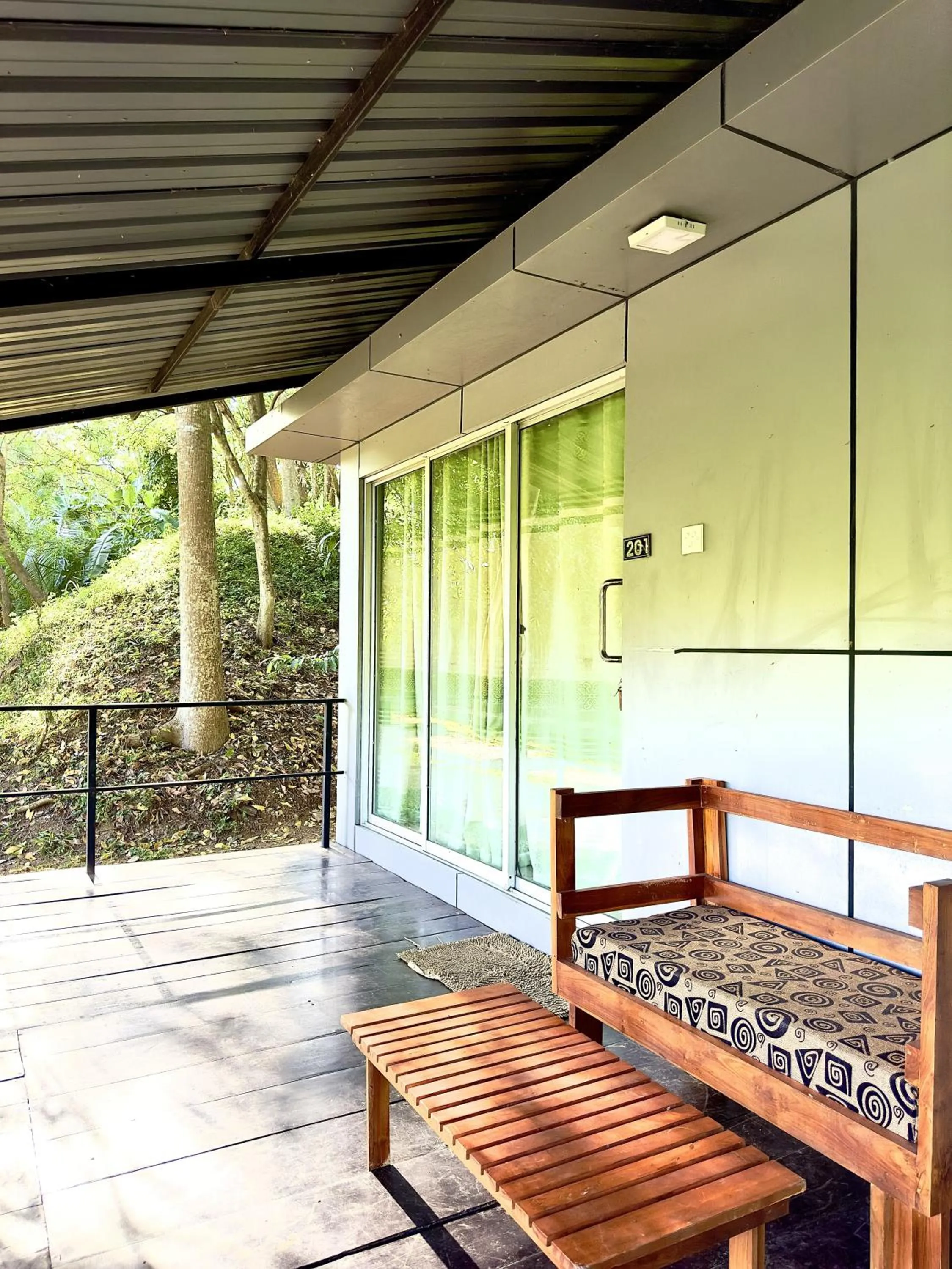 Balcony/Terrace in Birds Paradise Inn