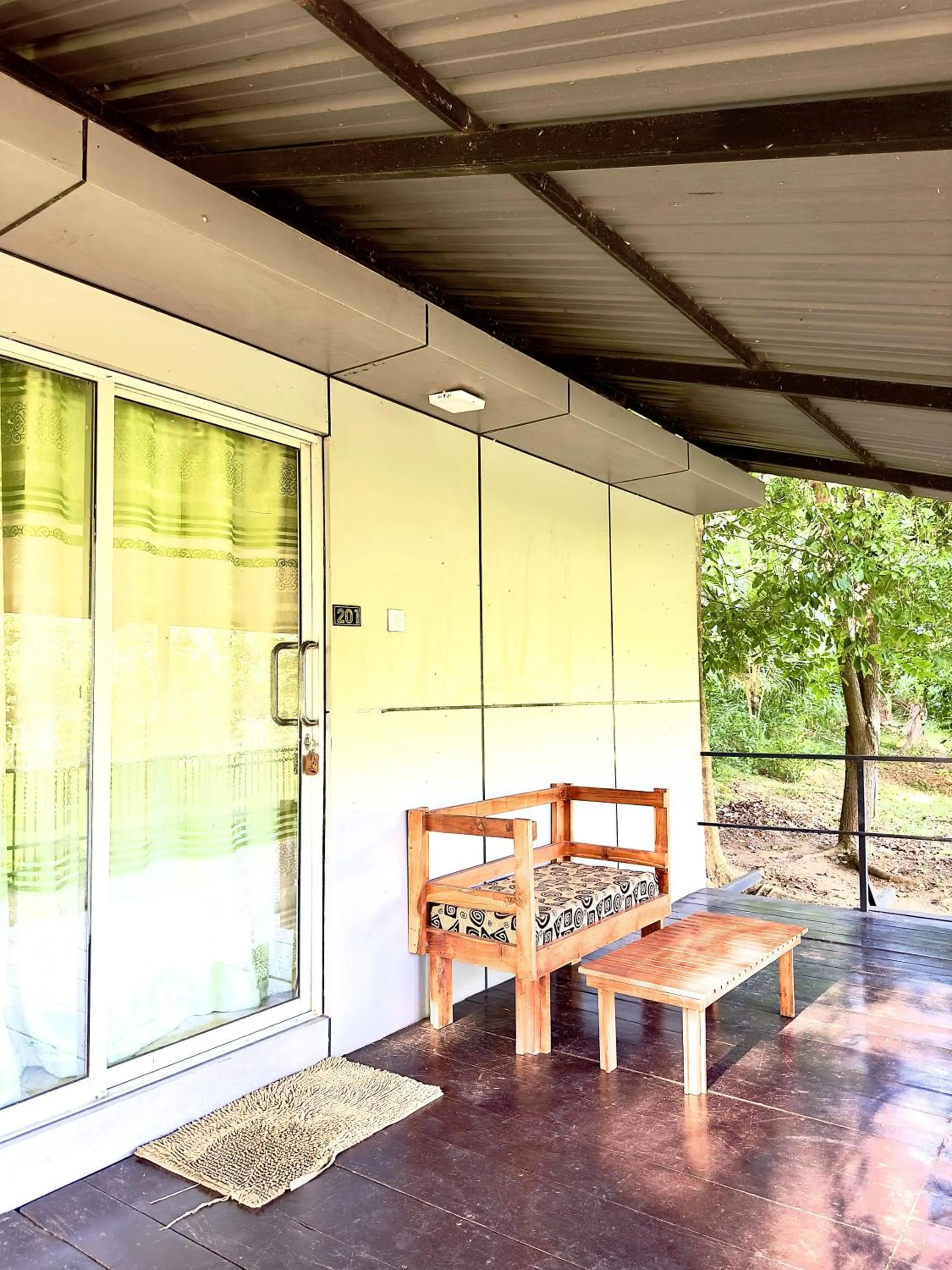 Balcony/Terrace in Birds Paradise Inn