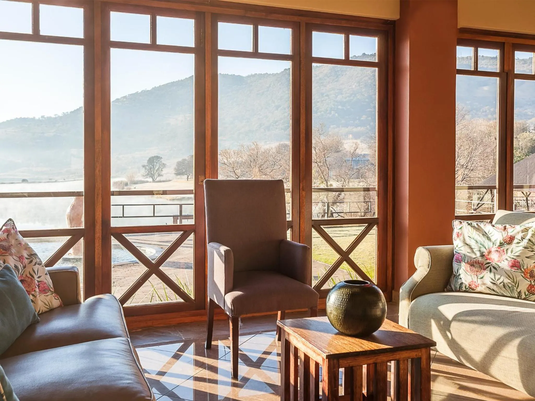 Communal lounge/ TV room in Kloofzicht Lodge & Spa