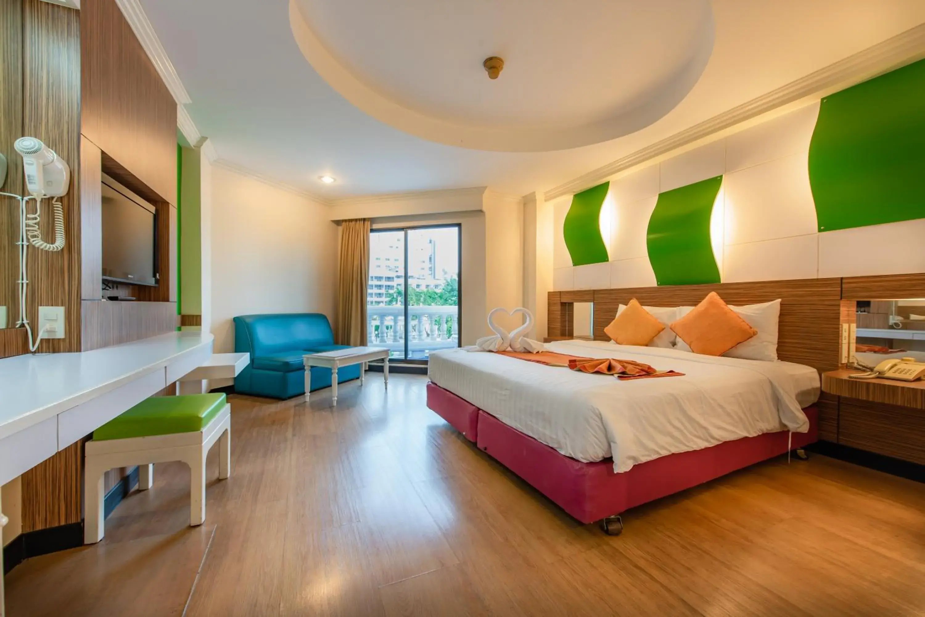 Photo of the whole room, Bed in Caesar Palace Hotel Photo of the whole room, Bed in Caesar Palace Hotel