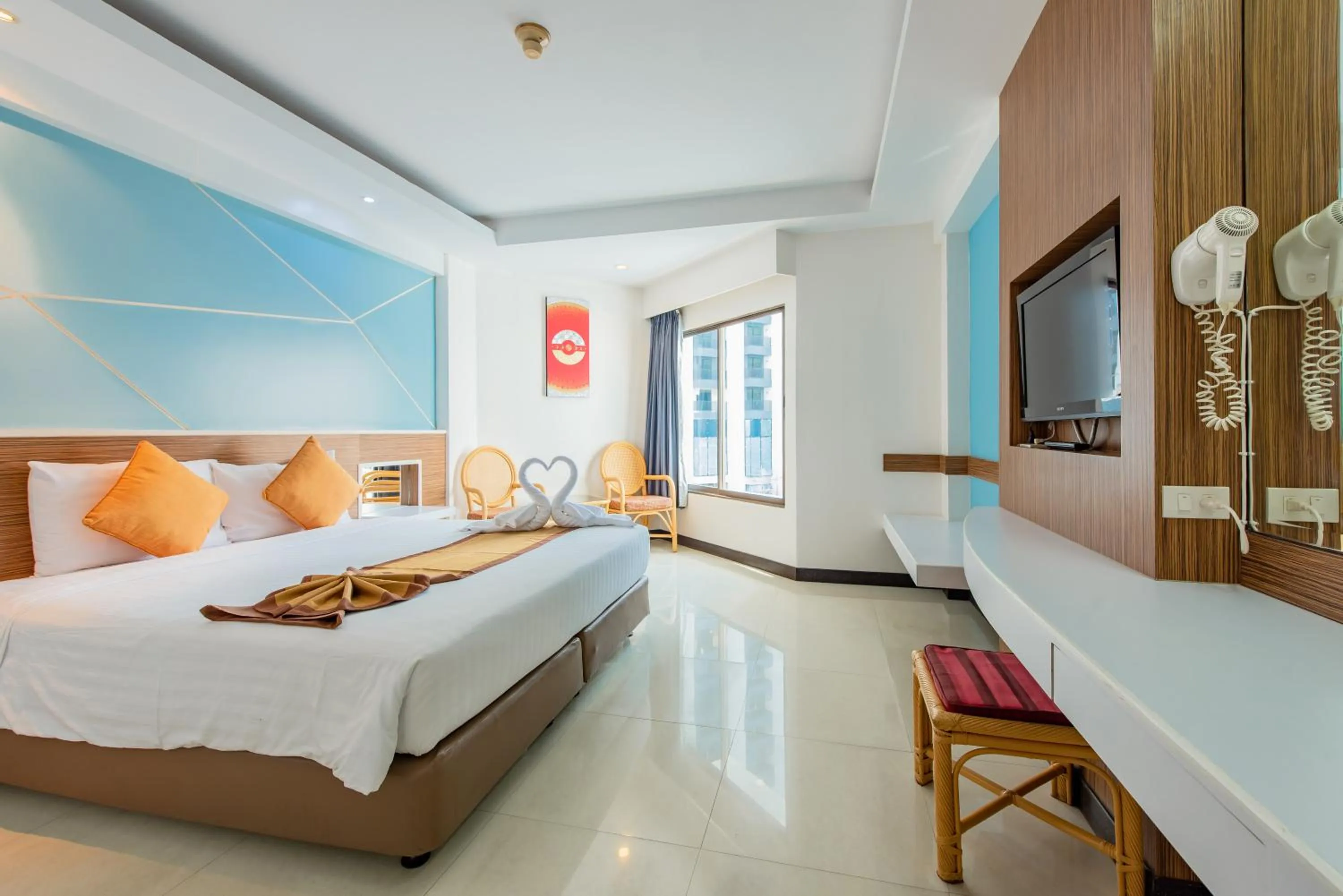 Photo of the whole room, Bed in Caesar Palace Hotel