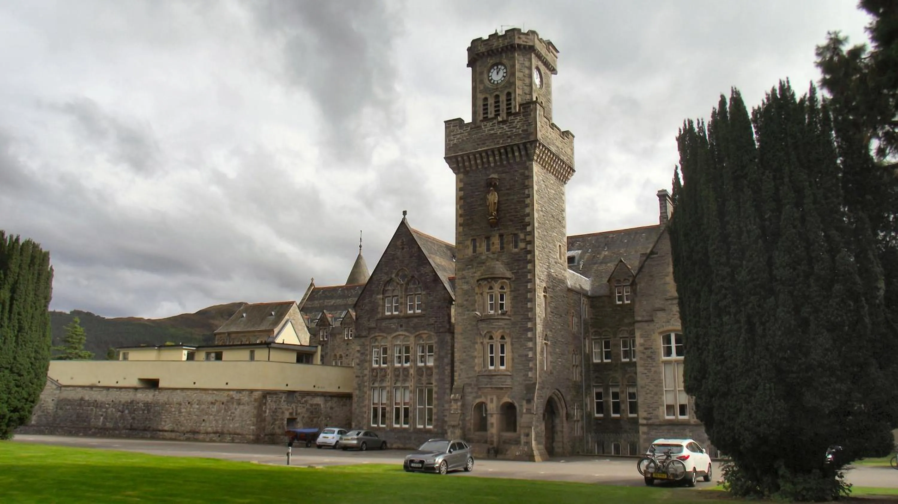 Property building in Old School Apartments Highland Club