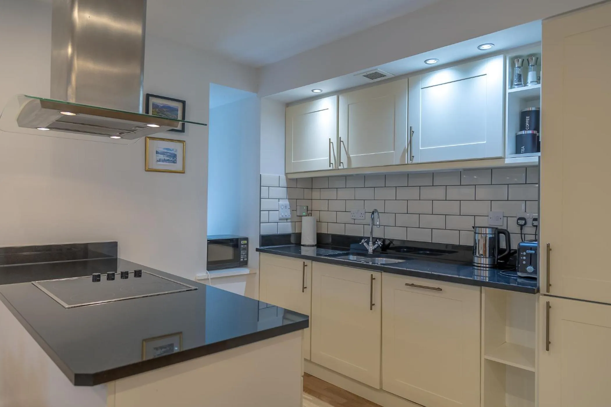 Kitchen or kitchenette in Old School Apartments Highland Club