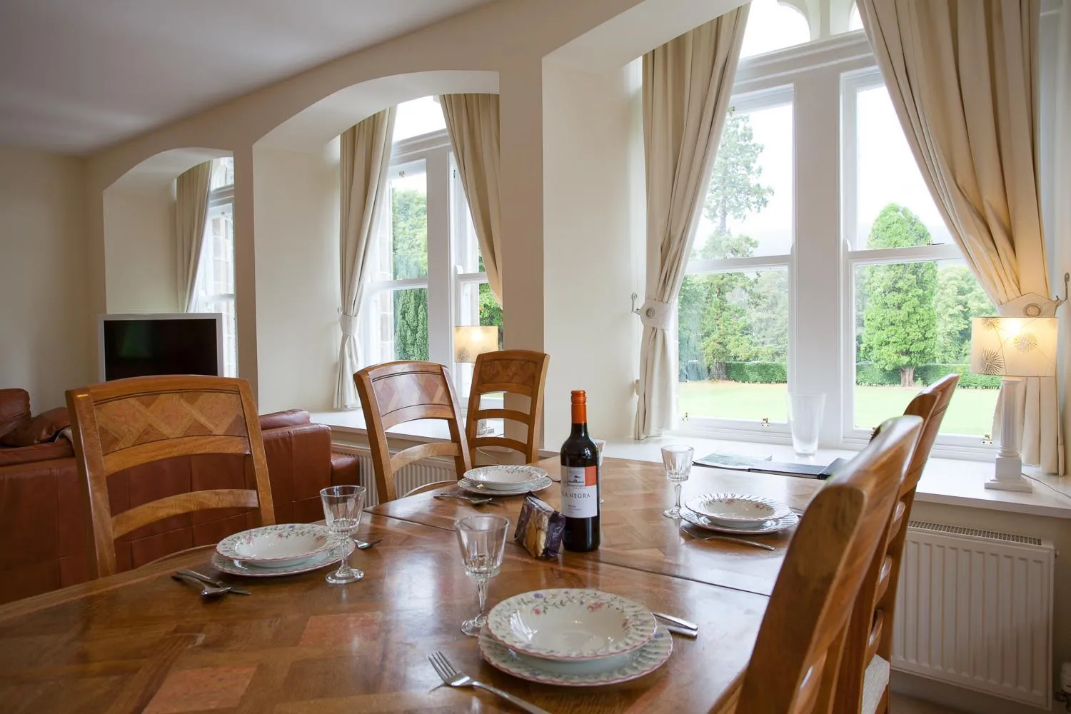 Dining area in Old School Apartments Highland Club
