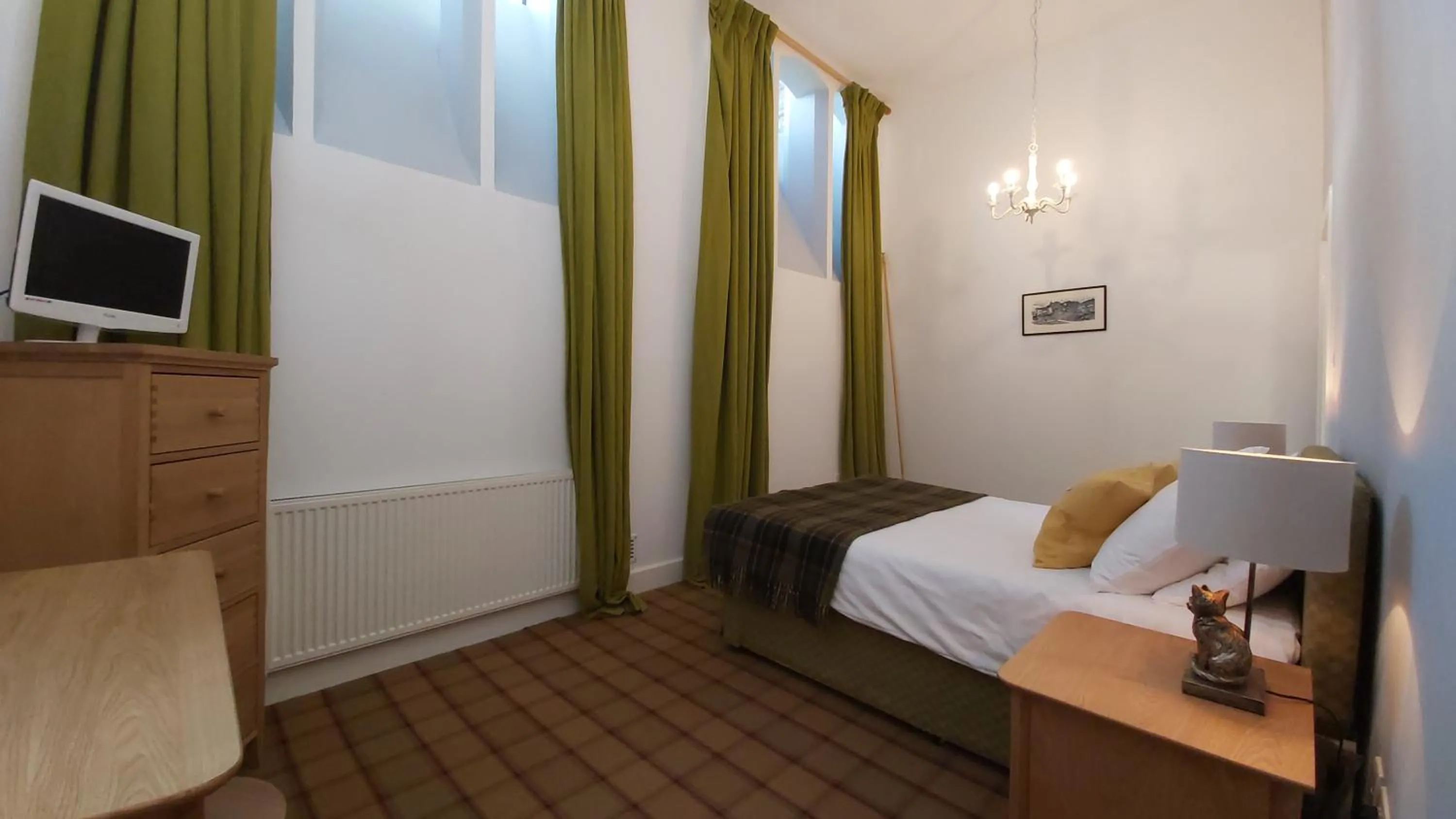 Bedroom, Bed in Old School Apartments Highland Club