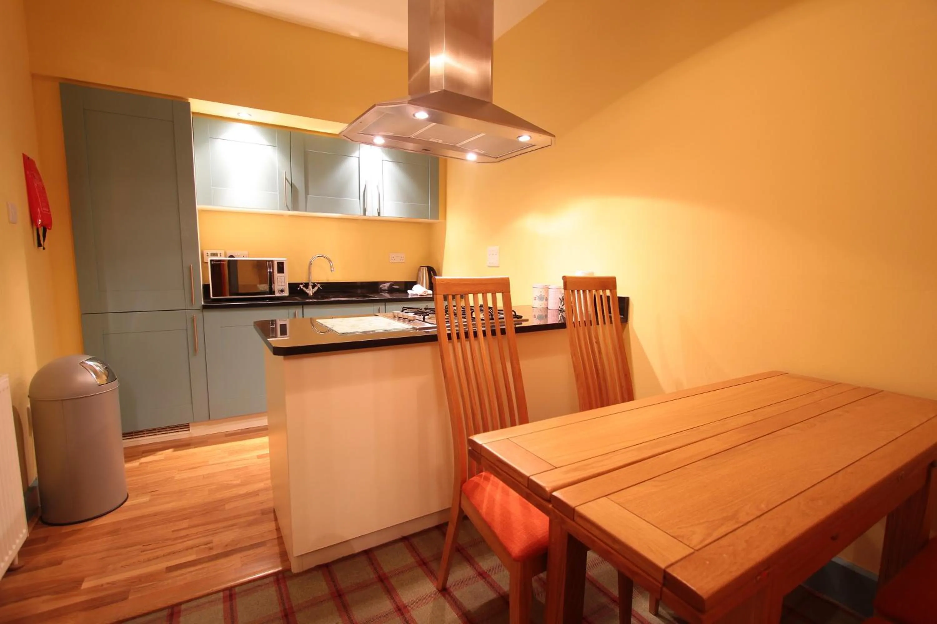 Kitchen or kitchenette in Old School Apartments Highland Club