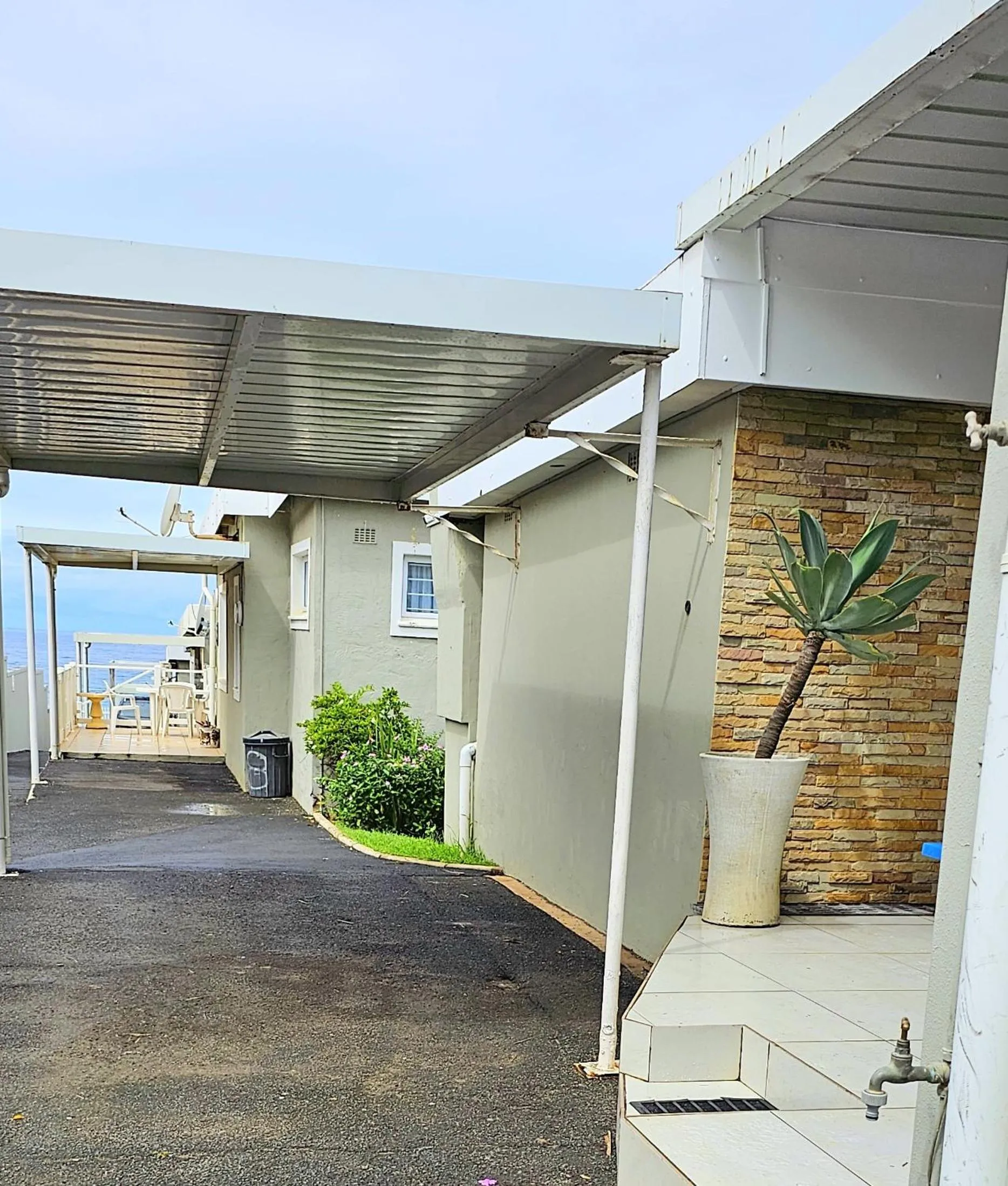 Patio in 10 Coral Cove Beach Lodge