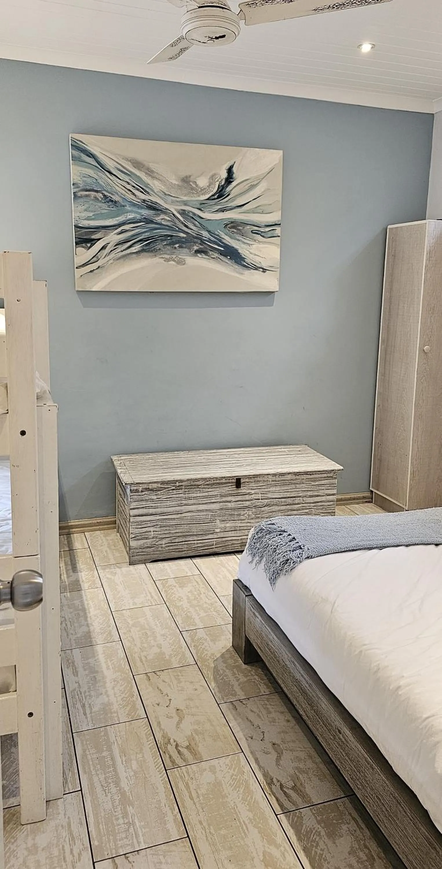 Bedroom, Bed in 10 Coral Cove Beach Lodge