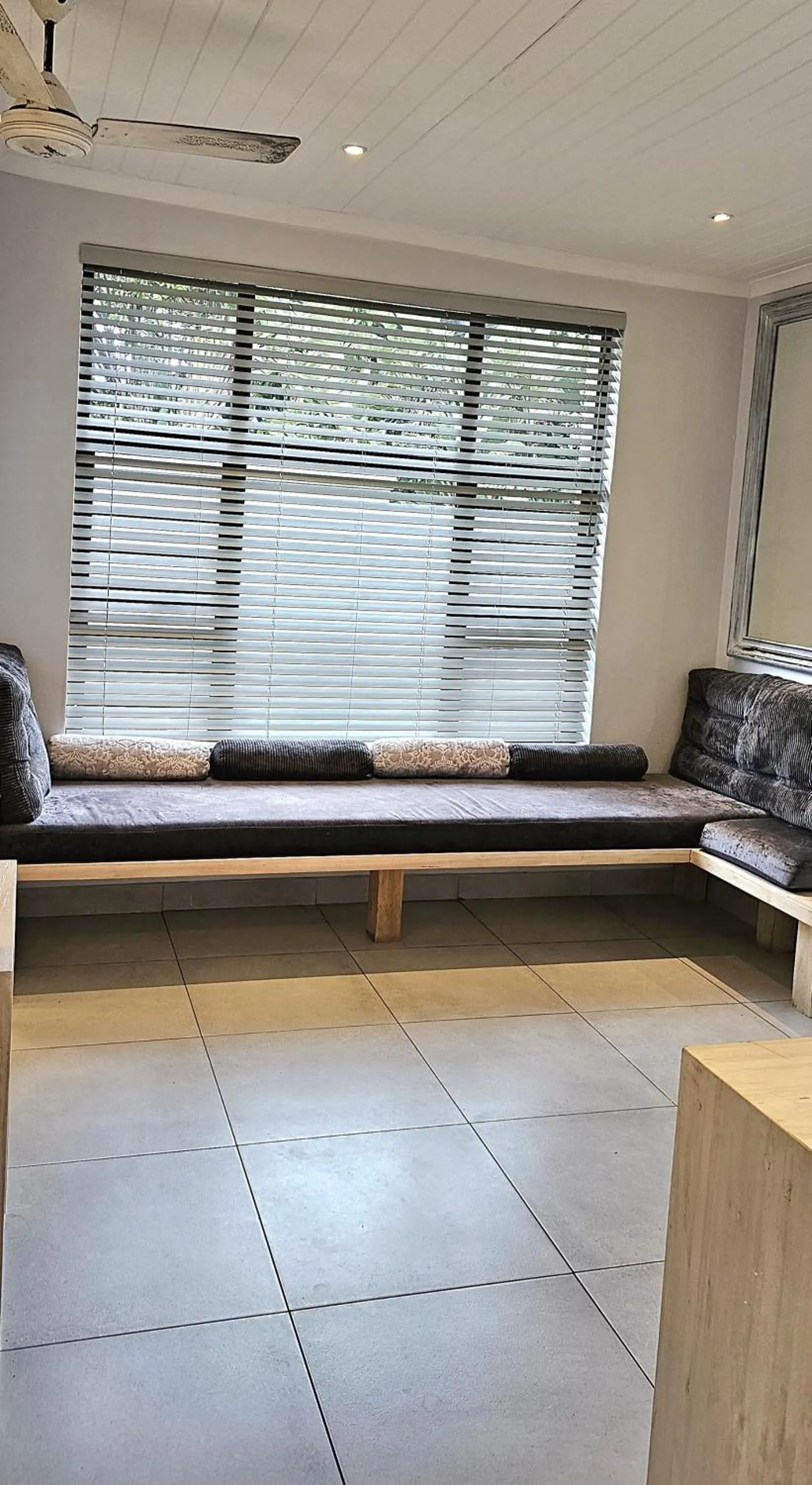 Living room in 10 Coral Cove Beach Lodge