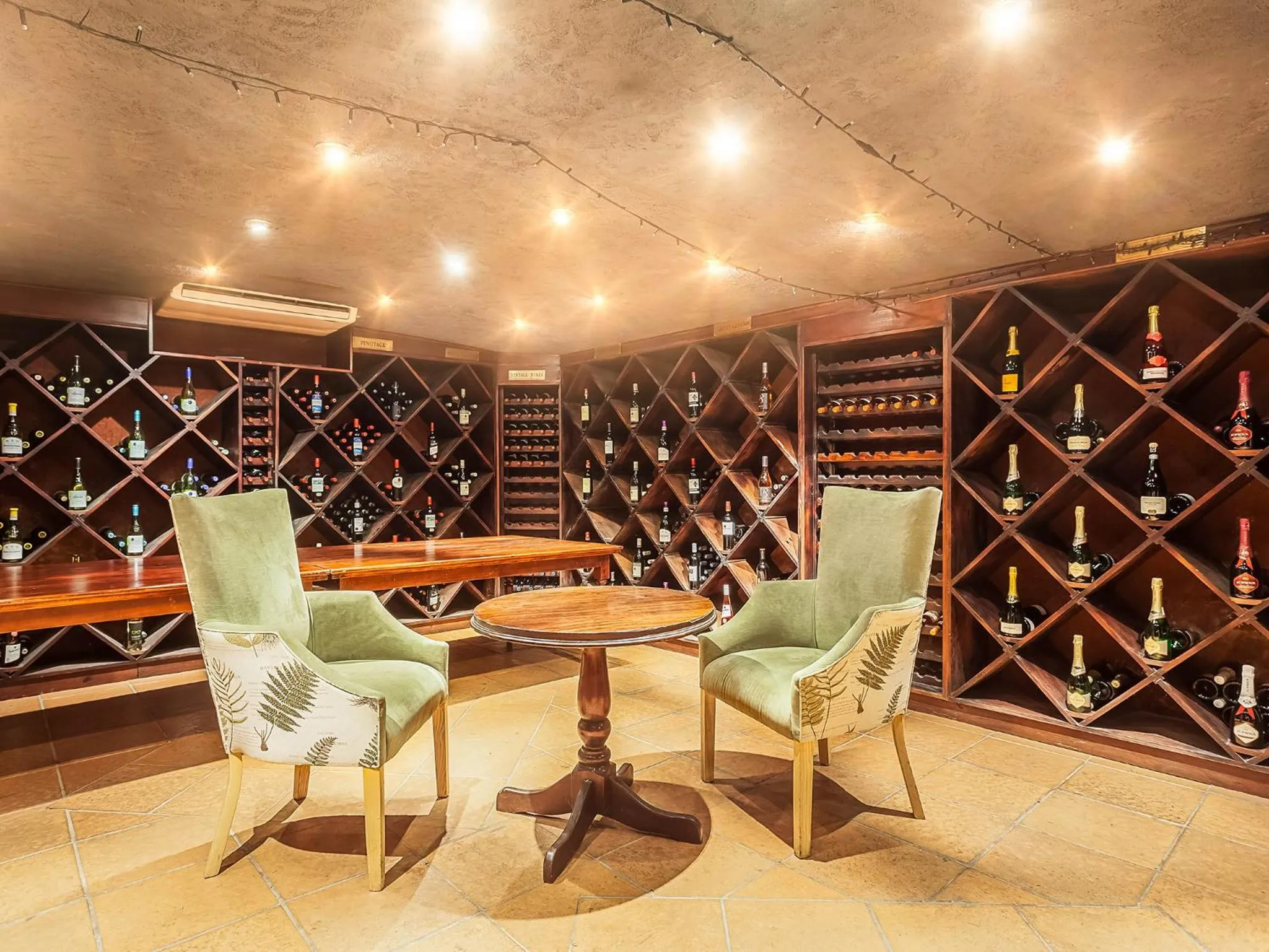 Lounge or bar in Glenburn Lodge & Spa