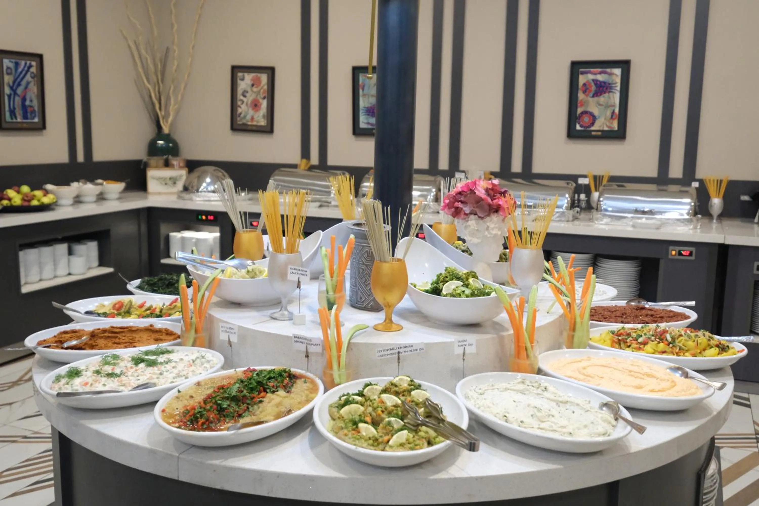Restaurant/places to eat in Remida Managed By Dedeman