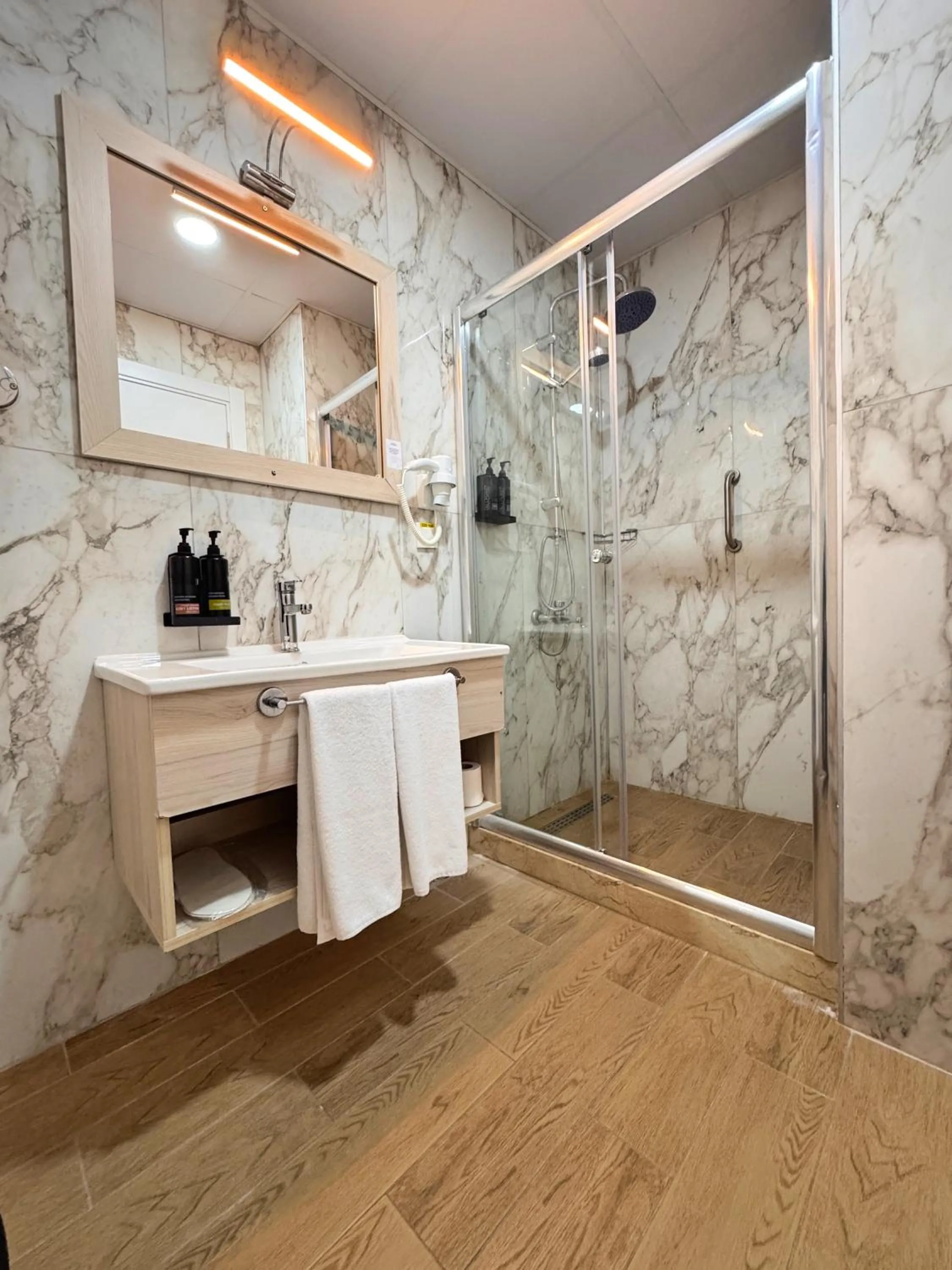 Bathroom in Remida Managed By Dedeman