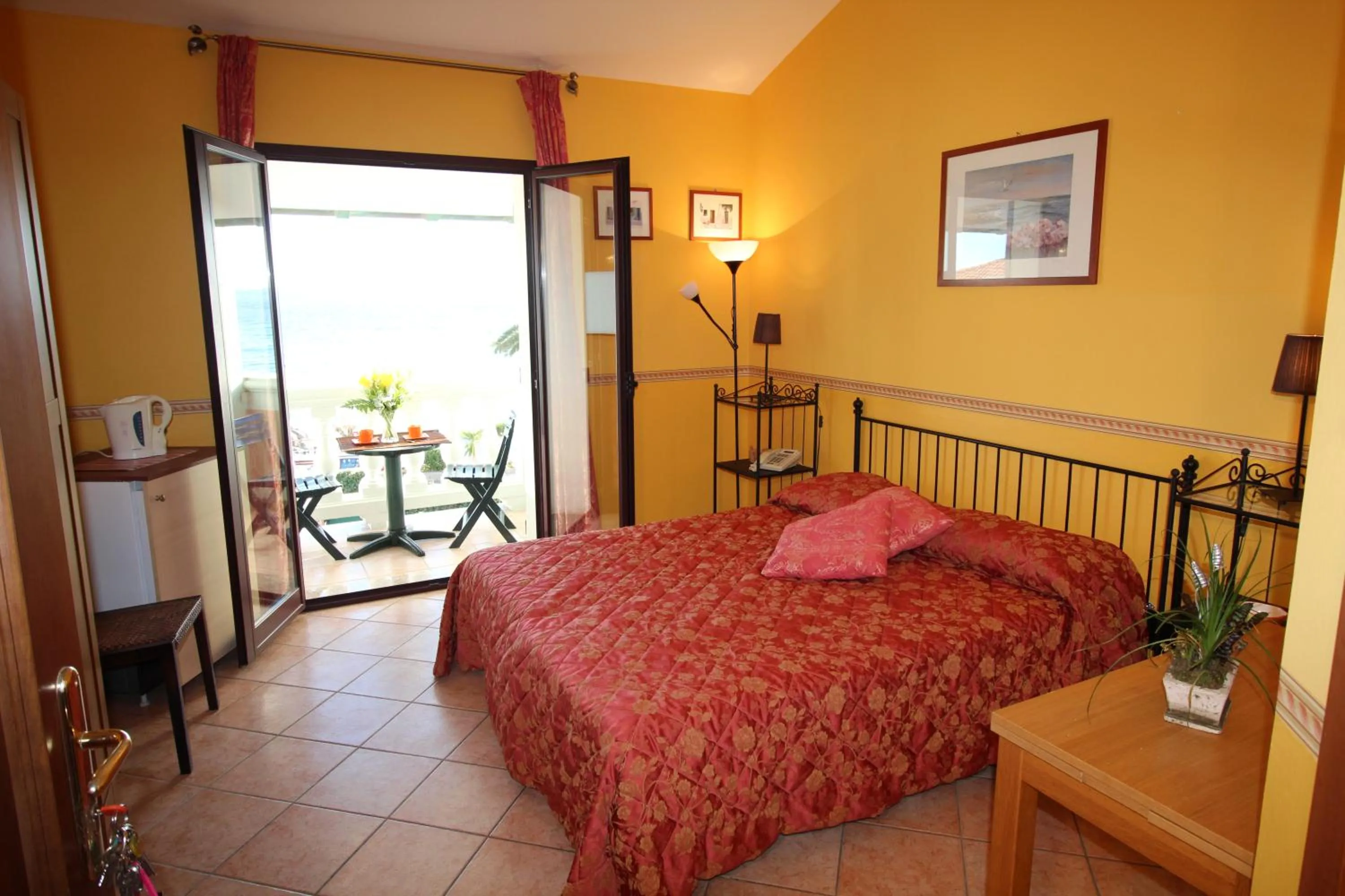 Bedroom, Bed in Del Prado