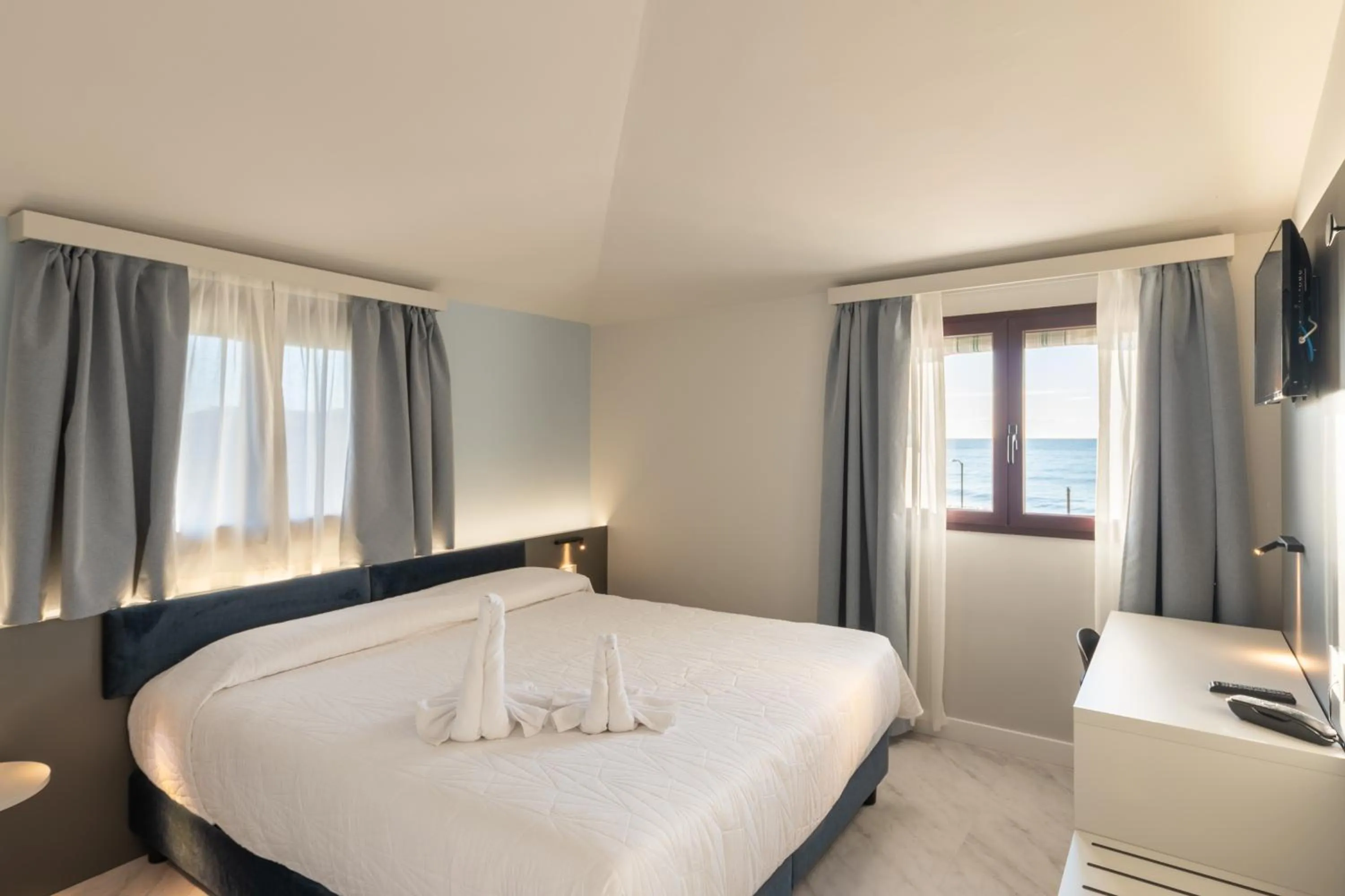 Bedroom, Bed in Del Prado