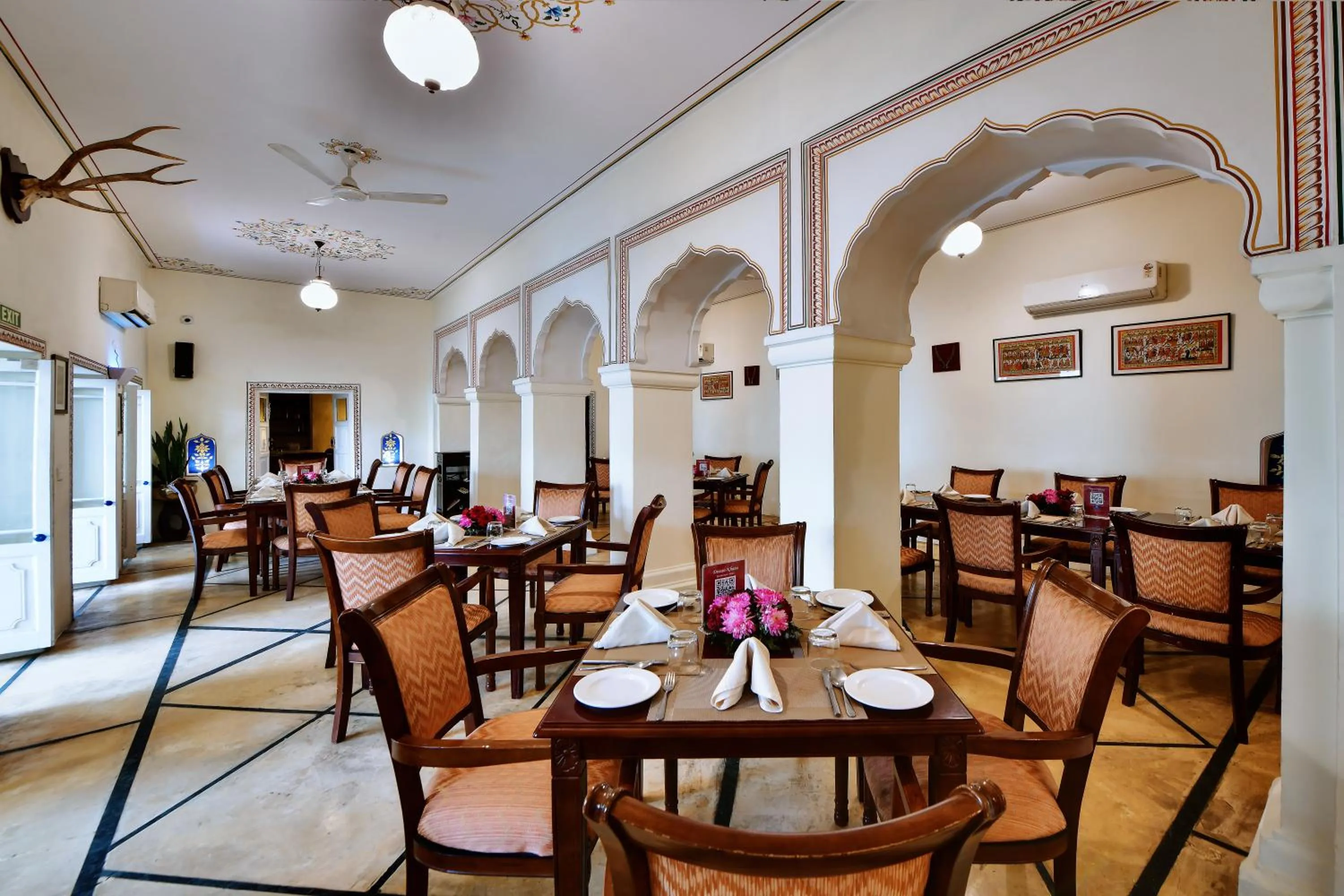 Restaurant/places to eat in WelcomHeritage Ramgarh