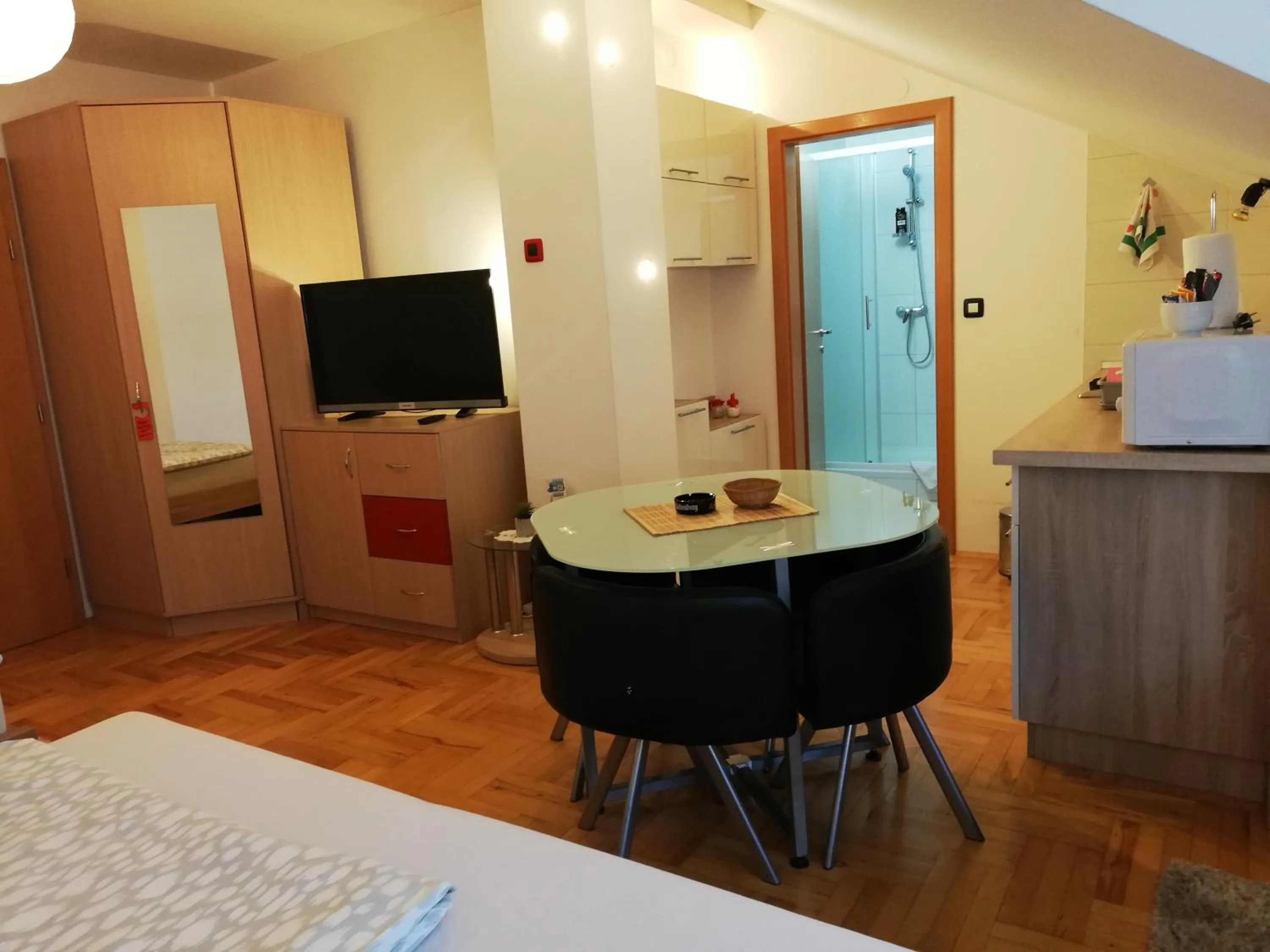 Studio Apartments Korosteljev