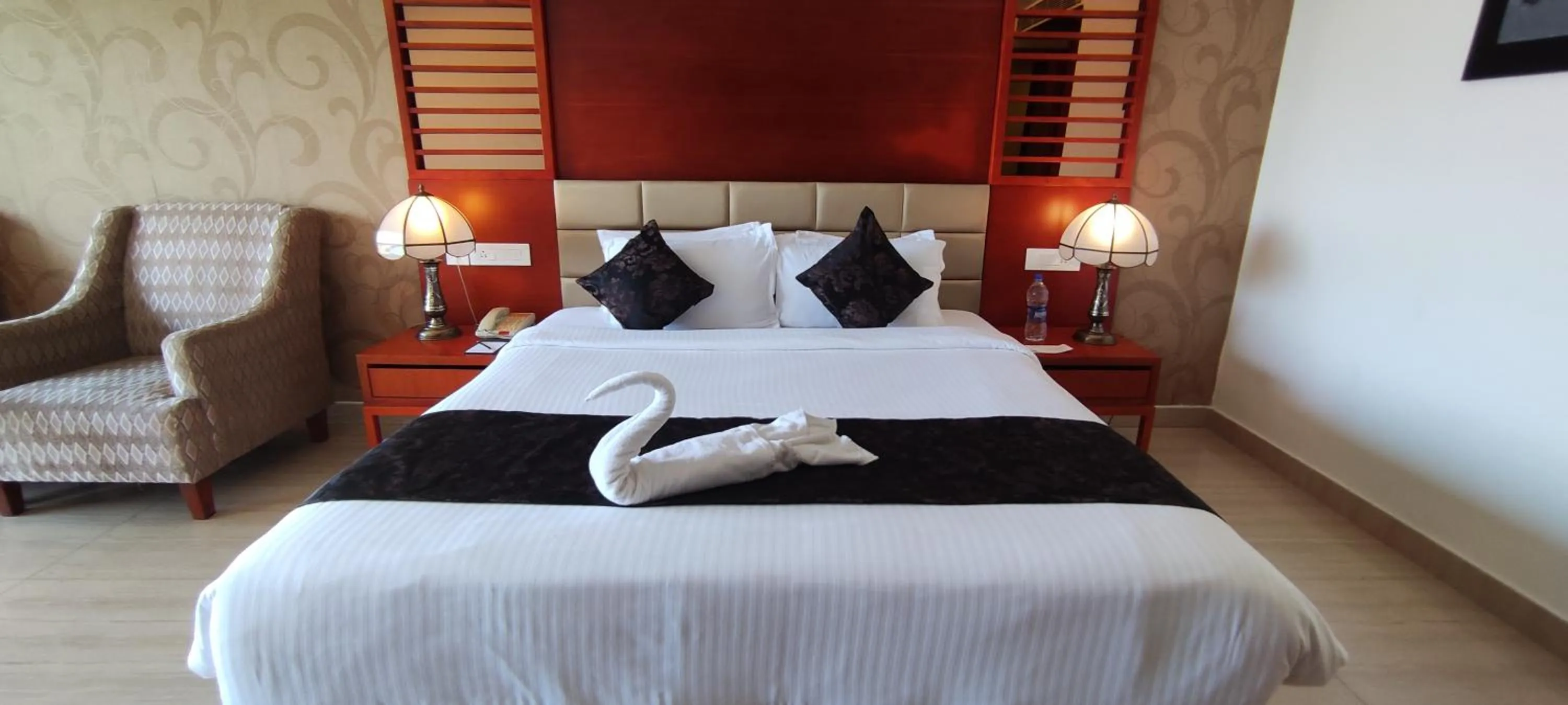 Bed in Lake Palace Trivandrum