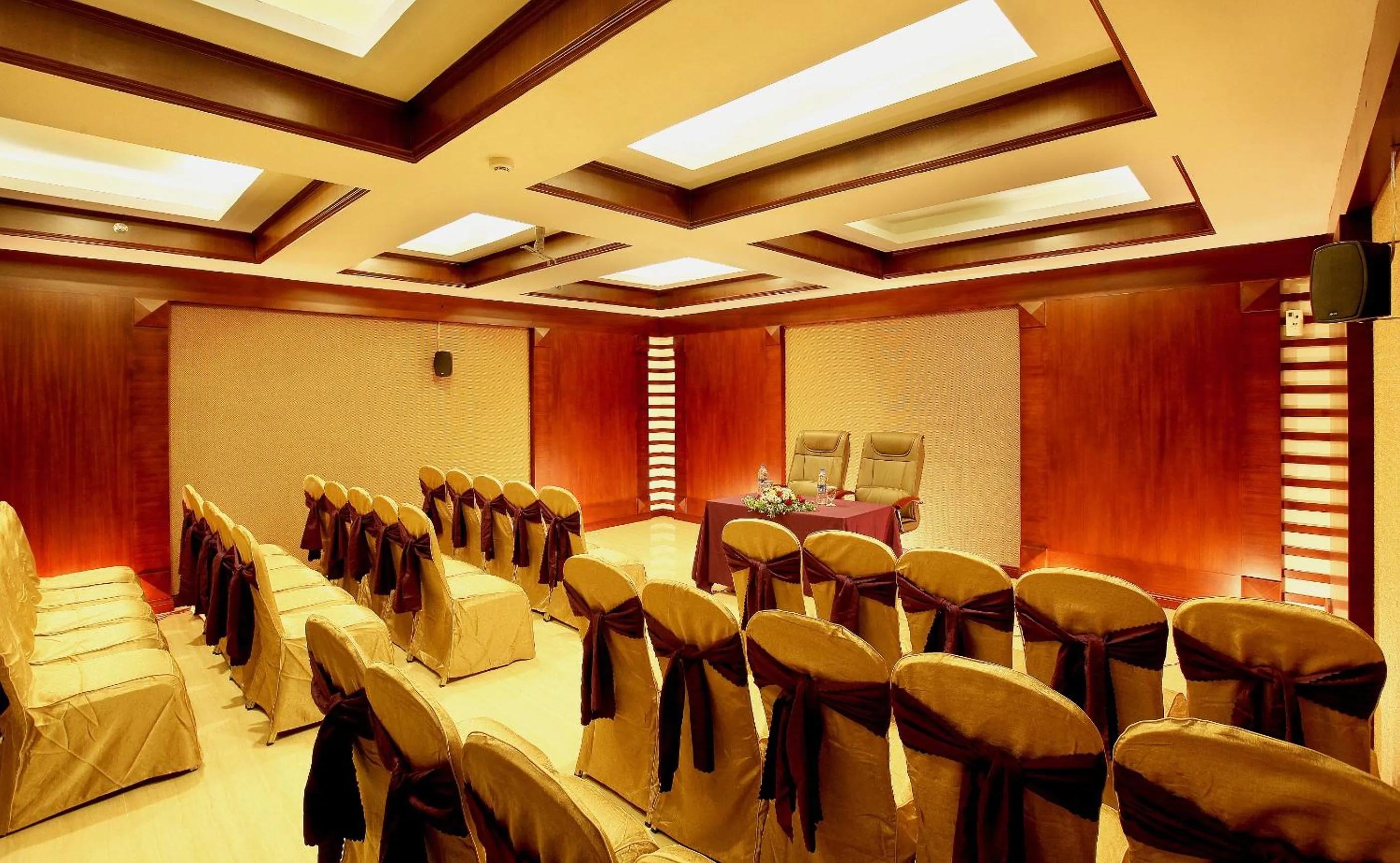 Banquet/Function facilities in Lake Palace Trivandrum