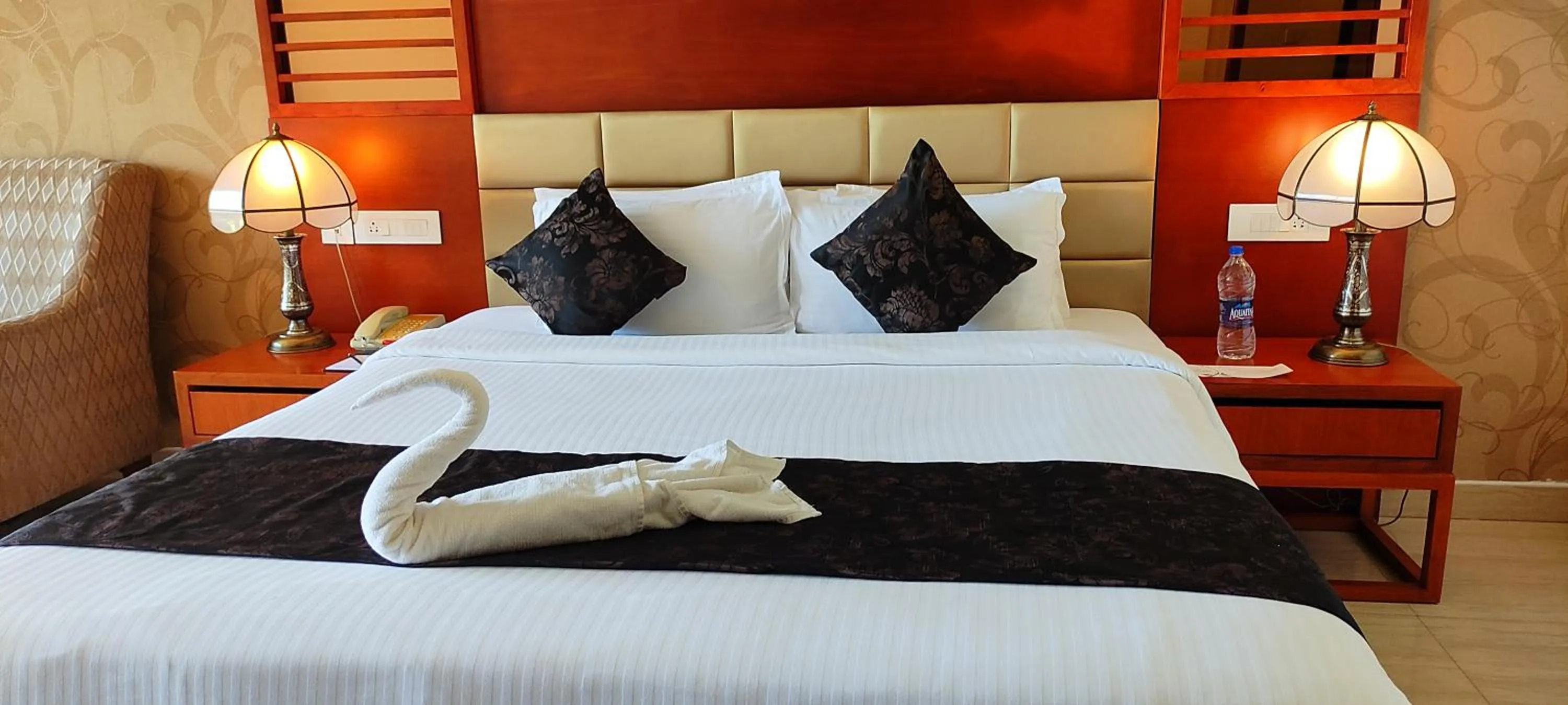 Bed in Lake Palace Trivandrum