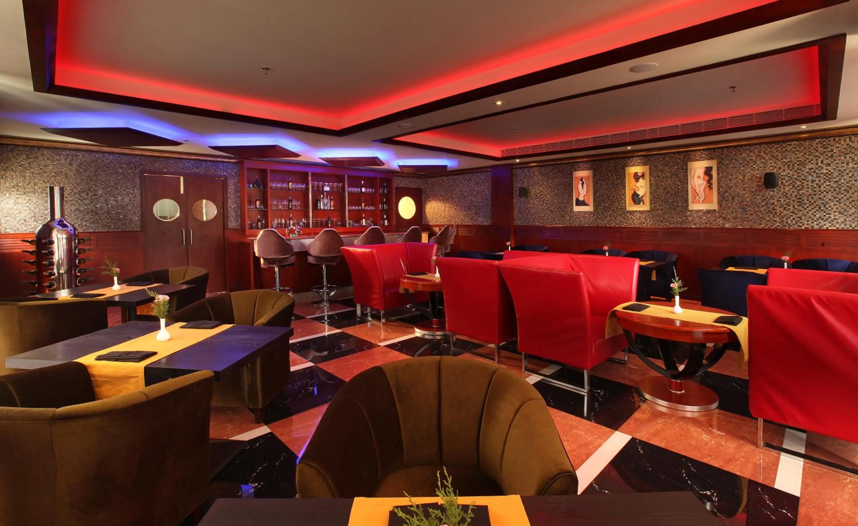 Food and drinks in Lake Palace Trivandrum