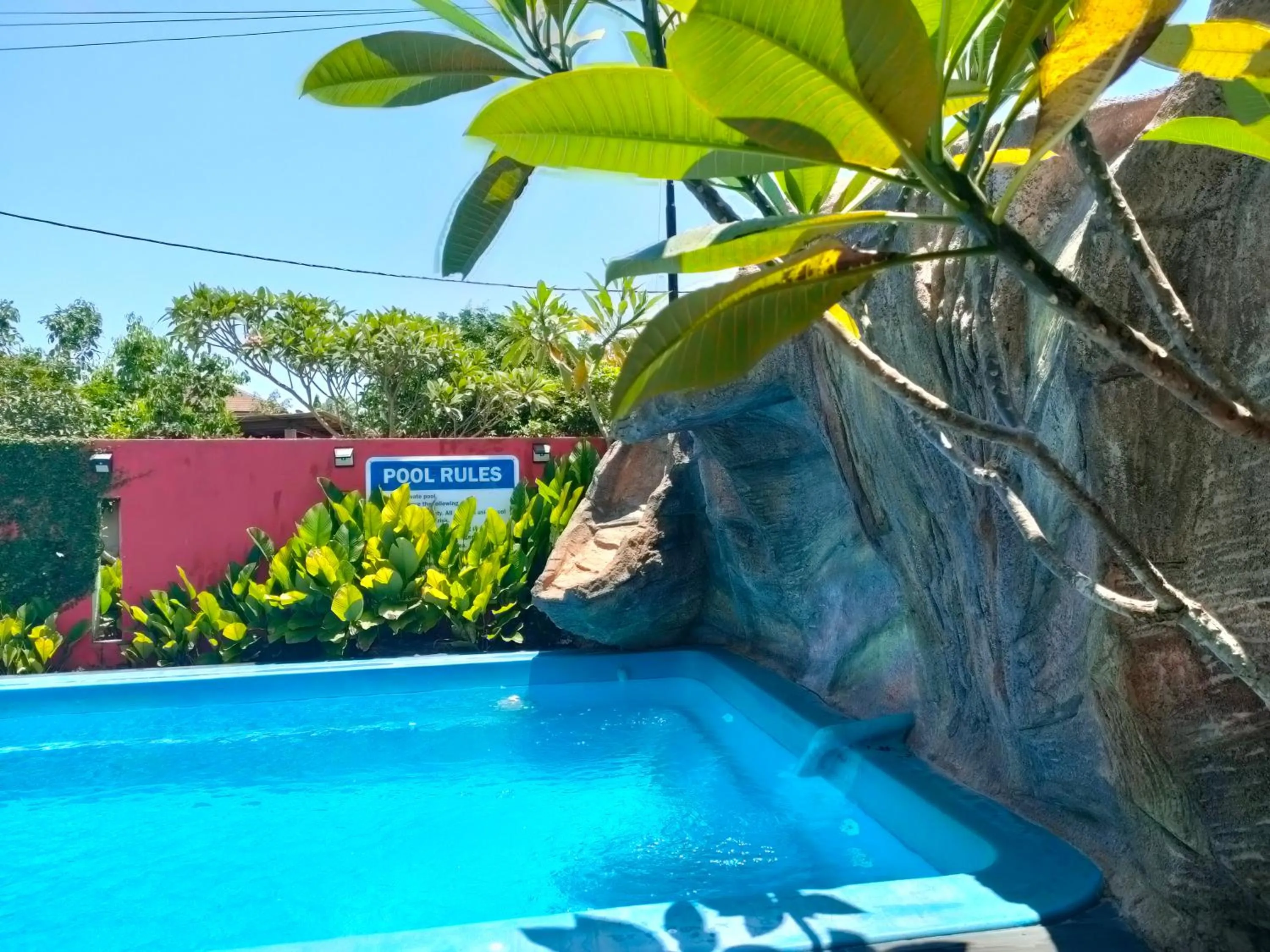 Swimming pool in Roemahkoe Holidayhome