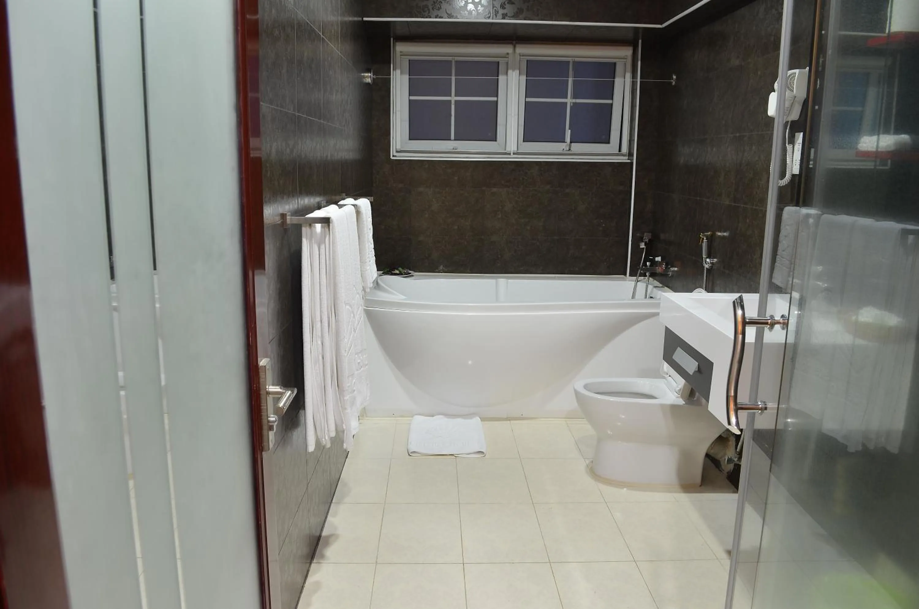Toilet in Clarence House Nairobi