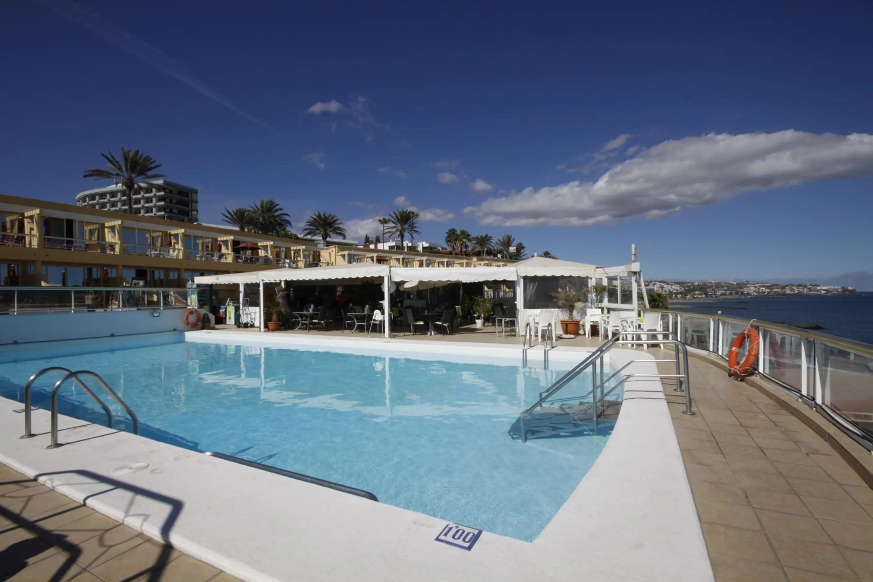 Swimming pool in Atlantic Beach Club